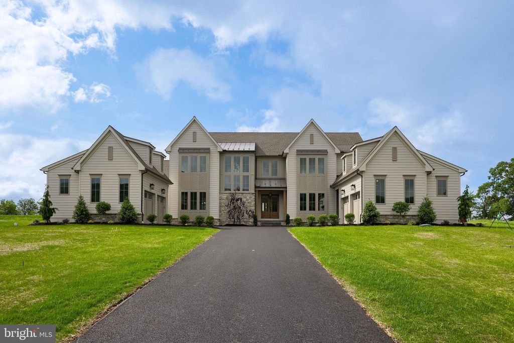 Photo of 11 Sailfish Drive, MECHANICSBURG, PA 17050 (MLS # PACB2039496)