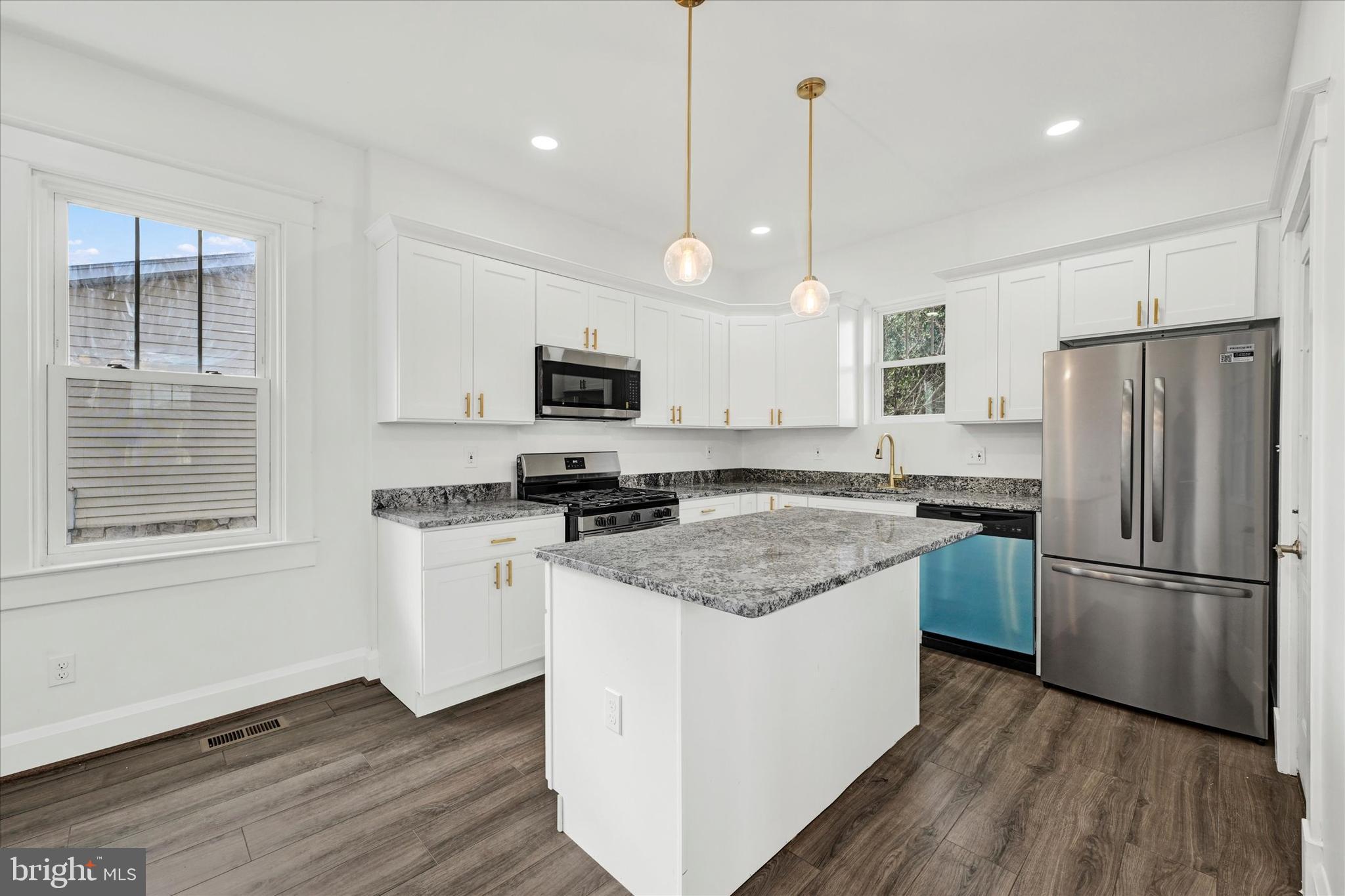 ROSEDALE - Residential