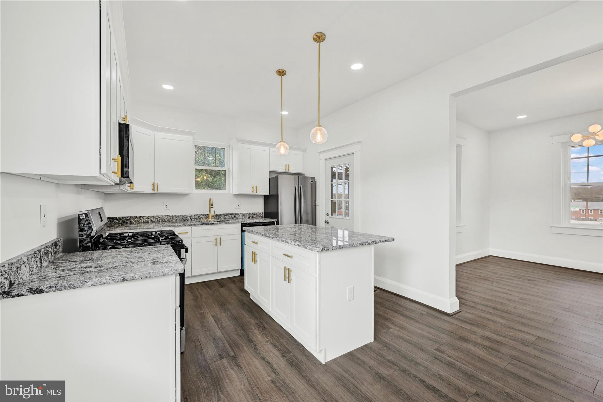 ROSEDALE - Residential