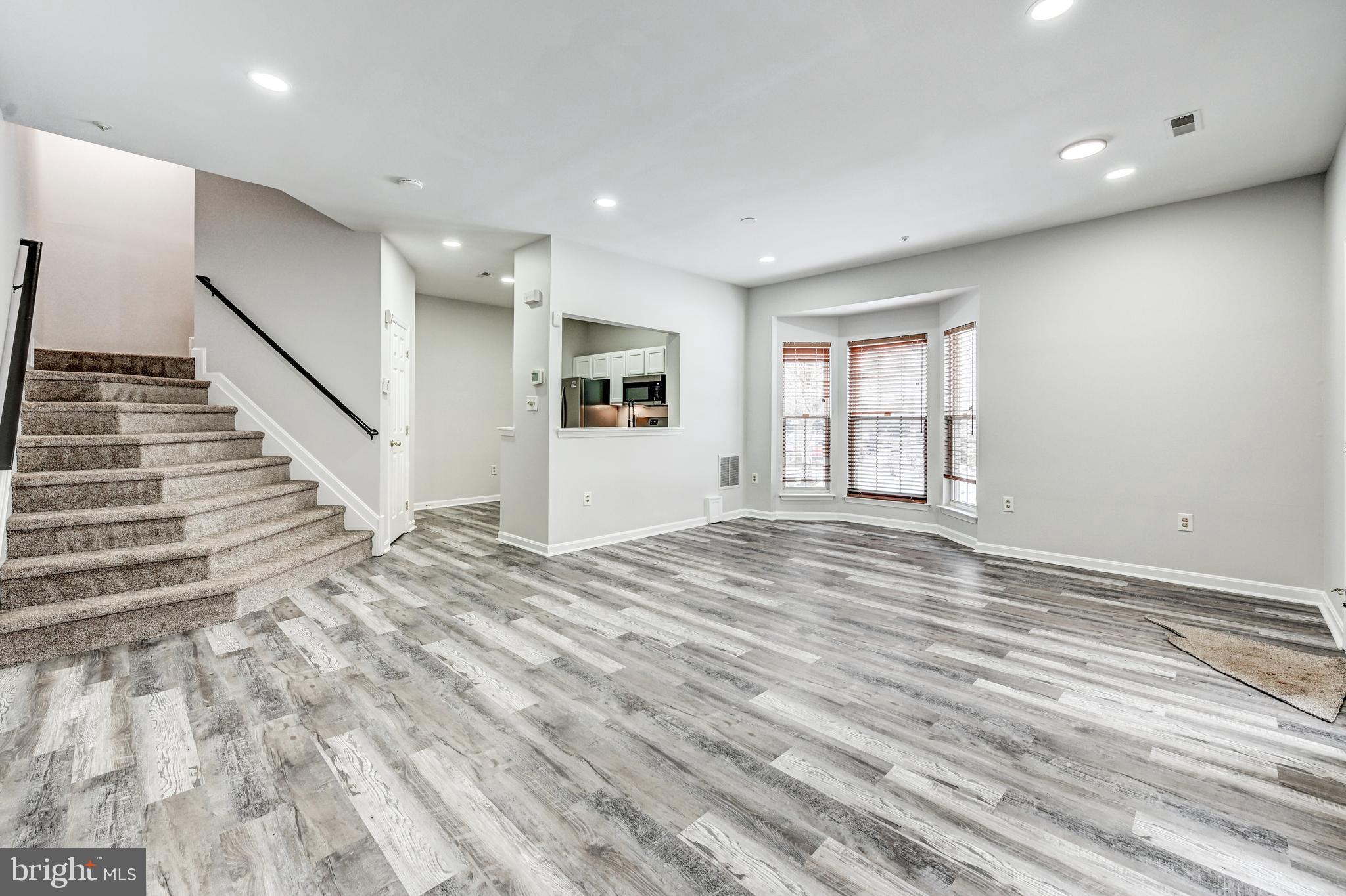 SEVEN OAKS - Residential