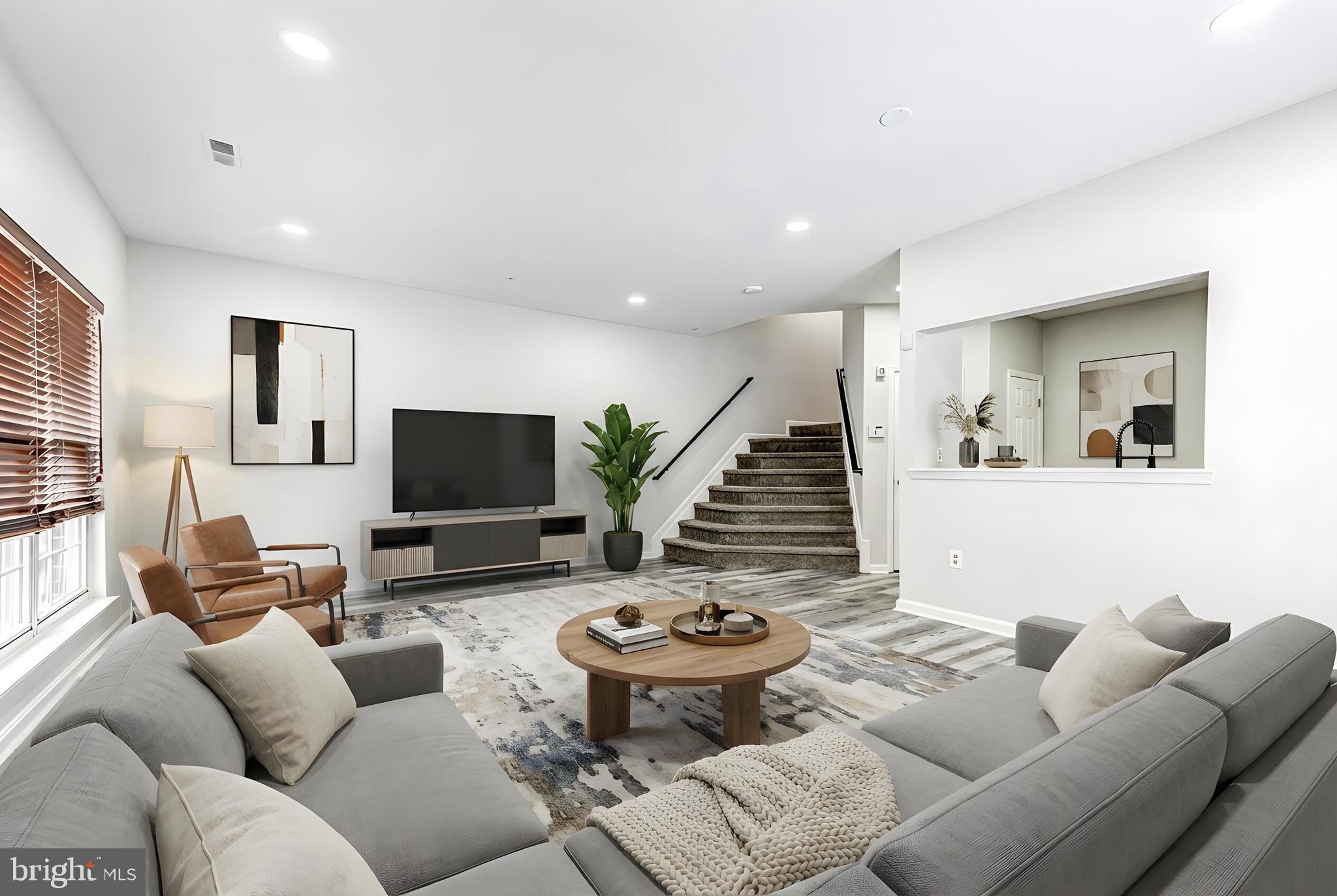 SEVEN OAKS - Residential