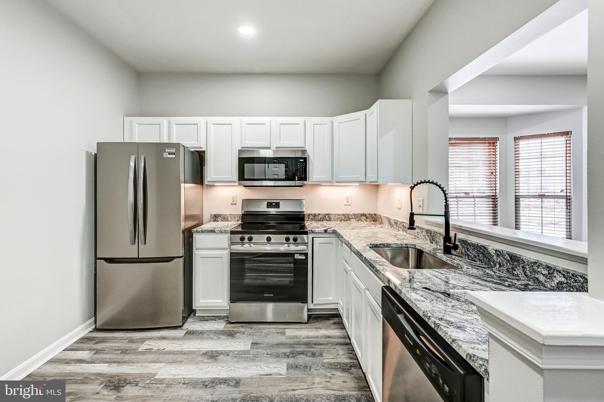 SEVEN OAKS - Residential