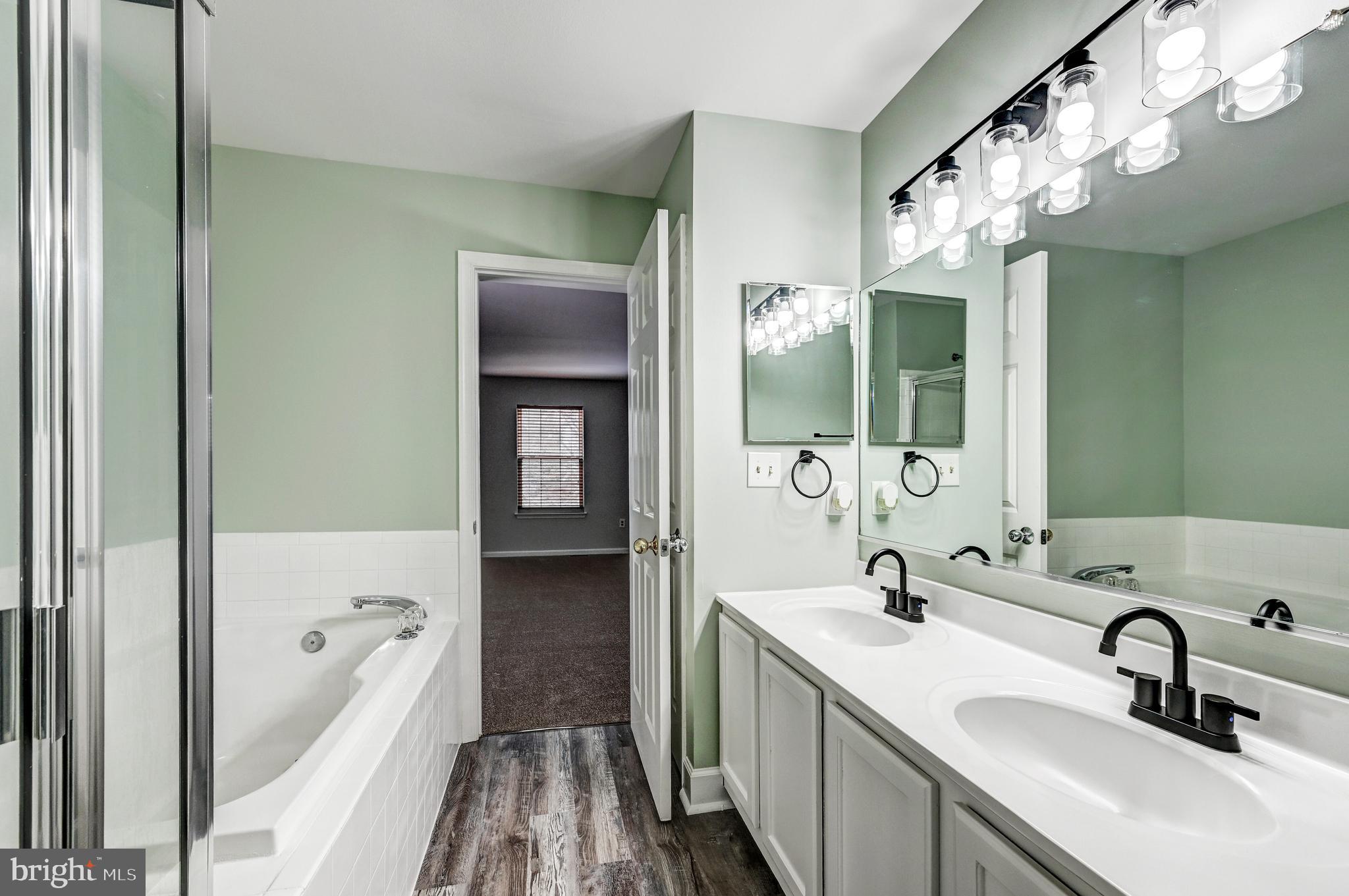 SEVEN OAKS - Residential