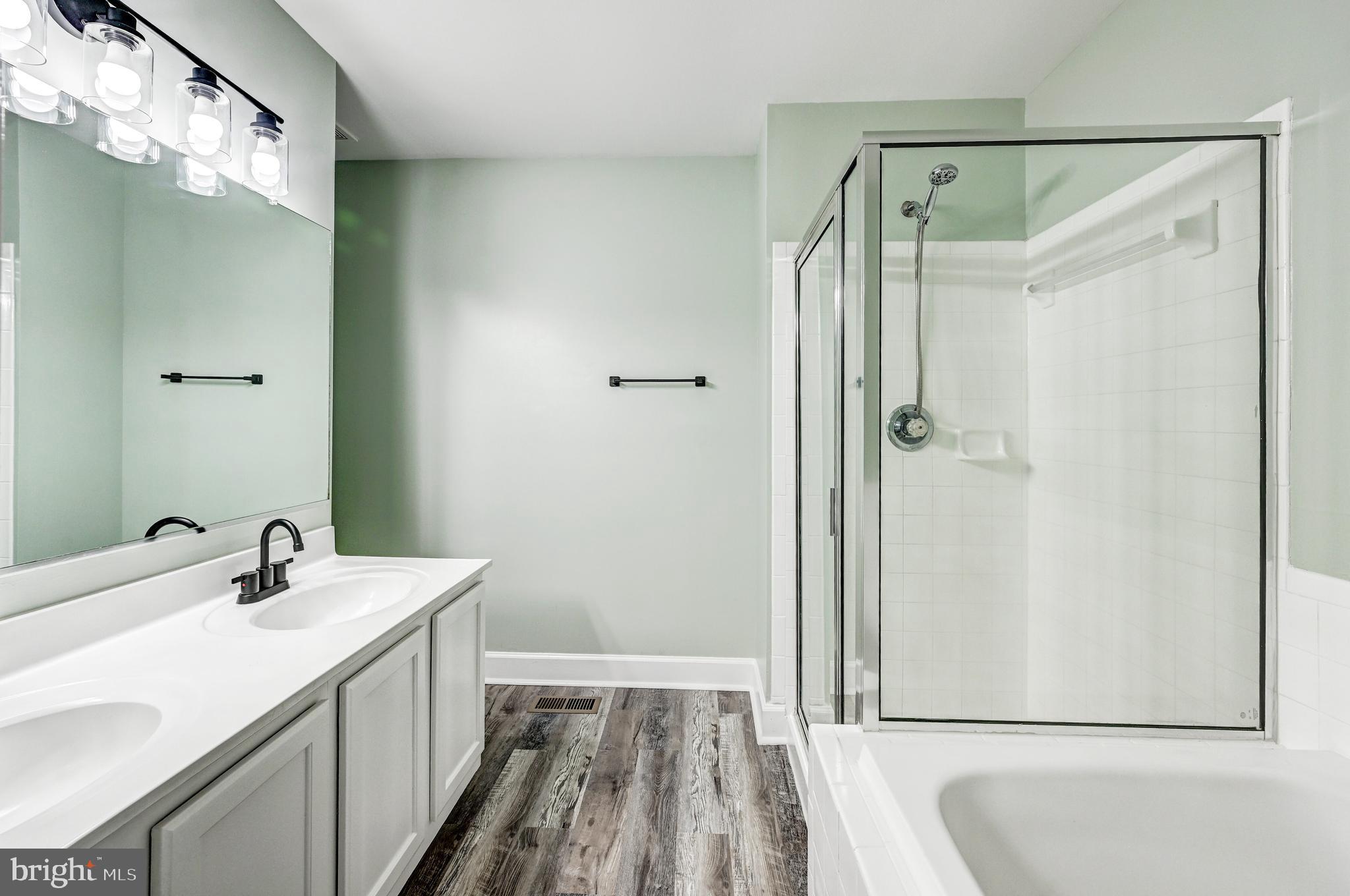 SEVEN OAKS - Residential