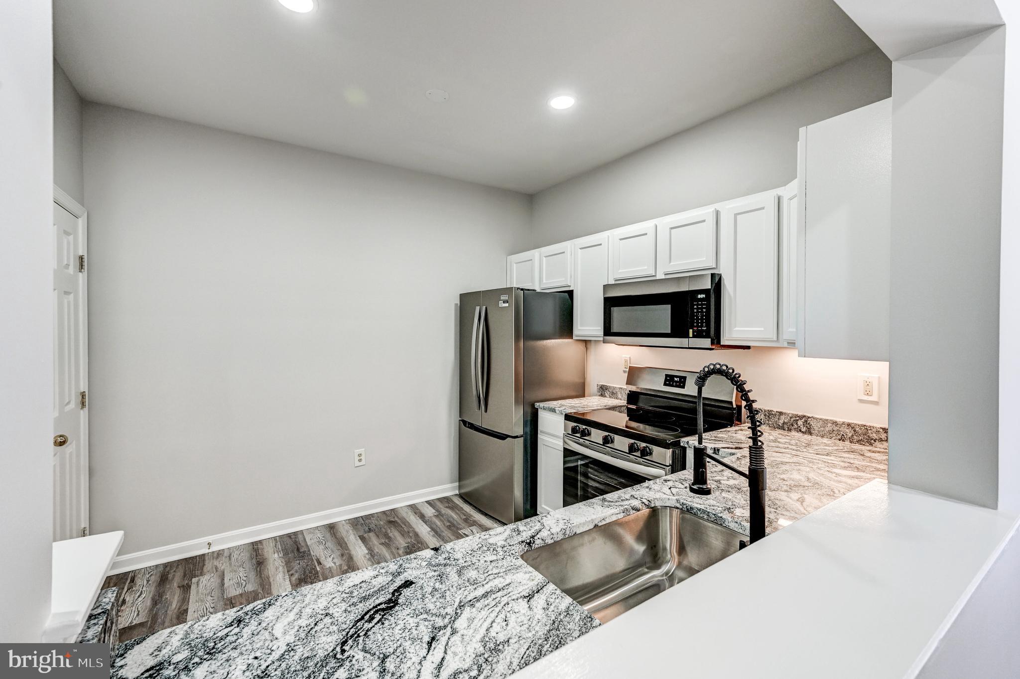 SEVEN OAKS - Residential