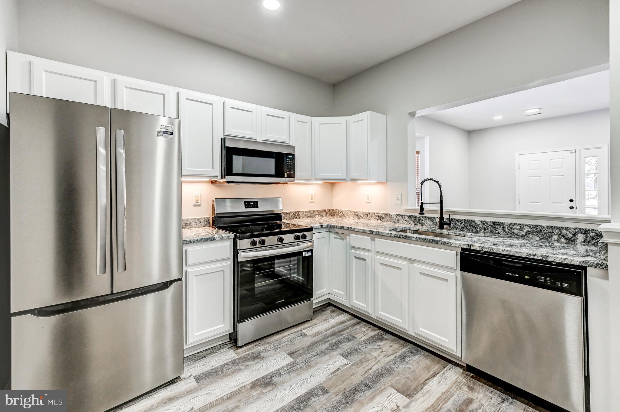 SEVEN OAKS - Residential