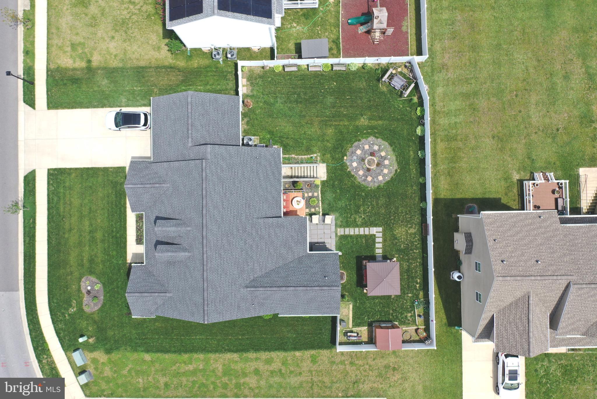 23264 LINDSAY DRIVE