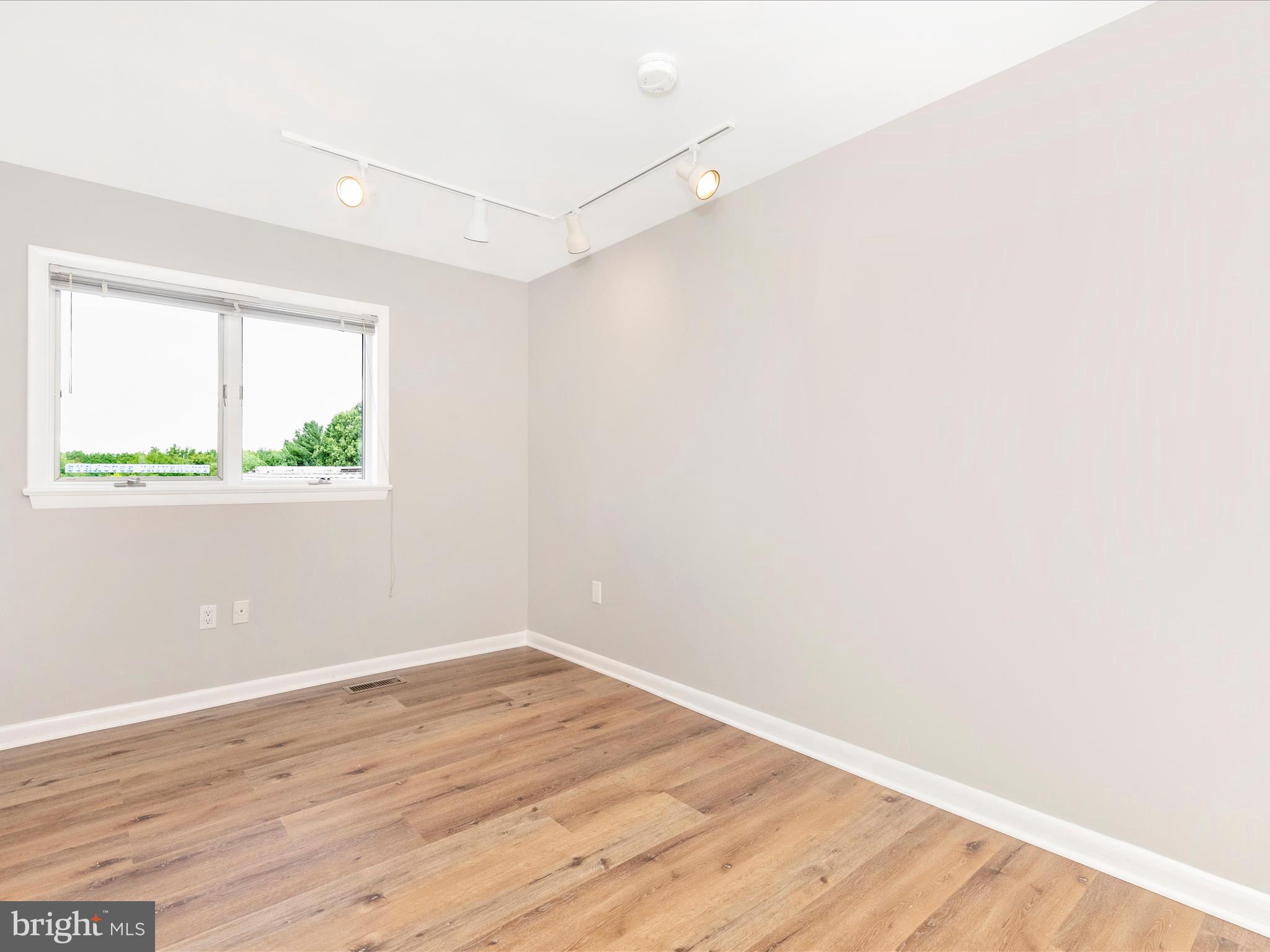 DARNESTOWN OUTSIDE - Residential