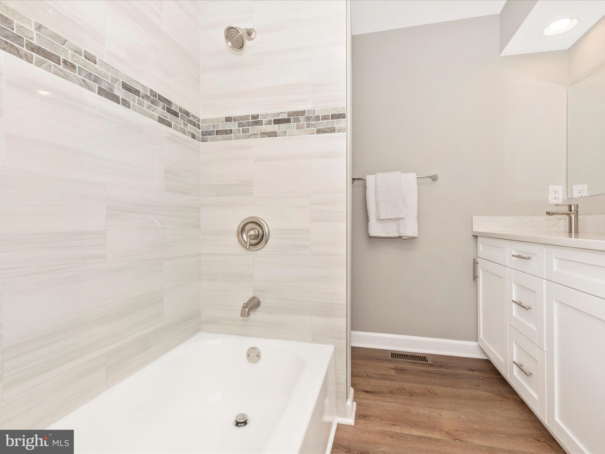 DARNESTOWN OUTSIDE - Residential