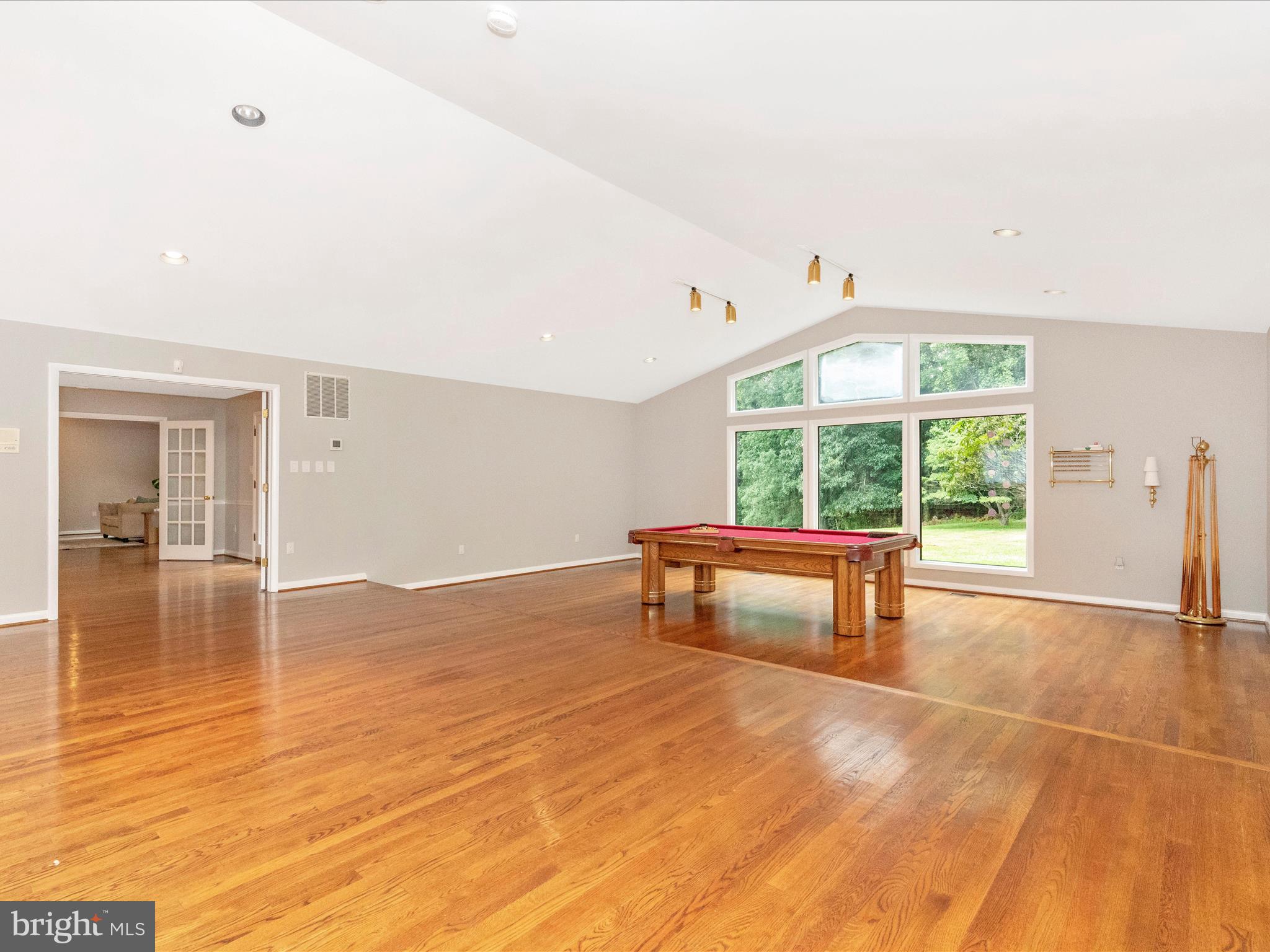 DARNESTOWN OUTSIDE - Residential