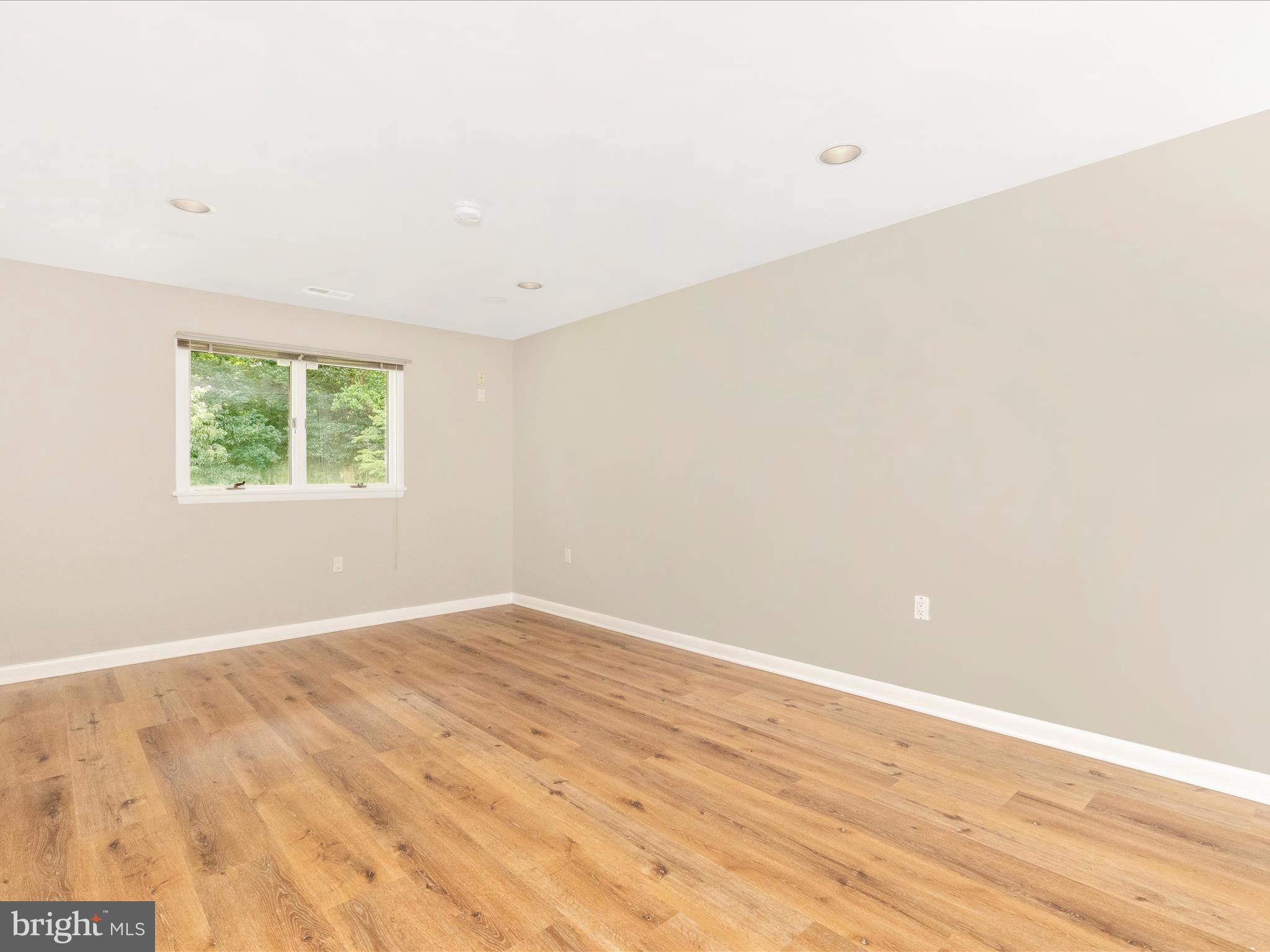 DARNESTOWN OUTSIDE - Residential