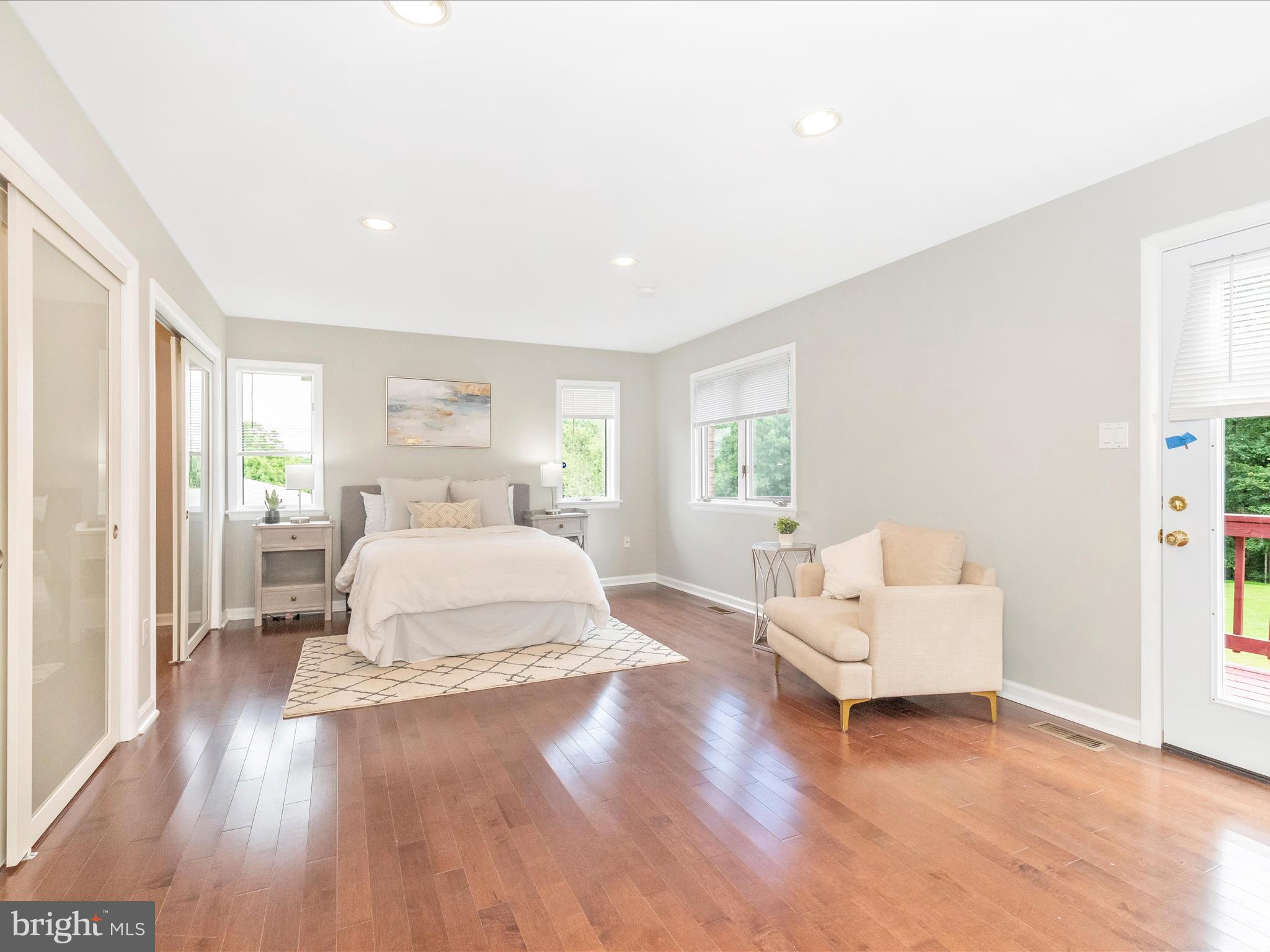 DARNESTOWN OUTSIDE - Residential