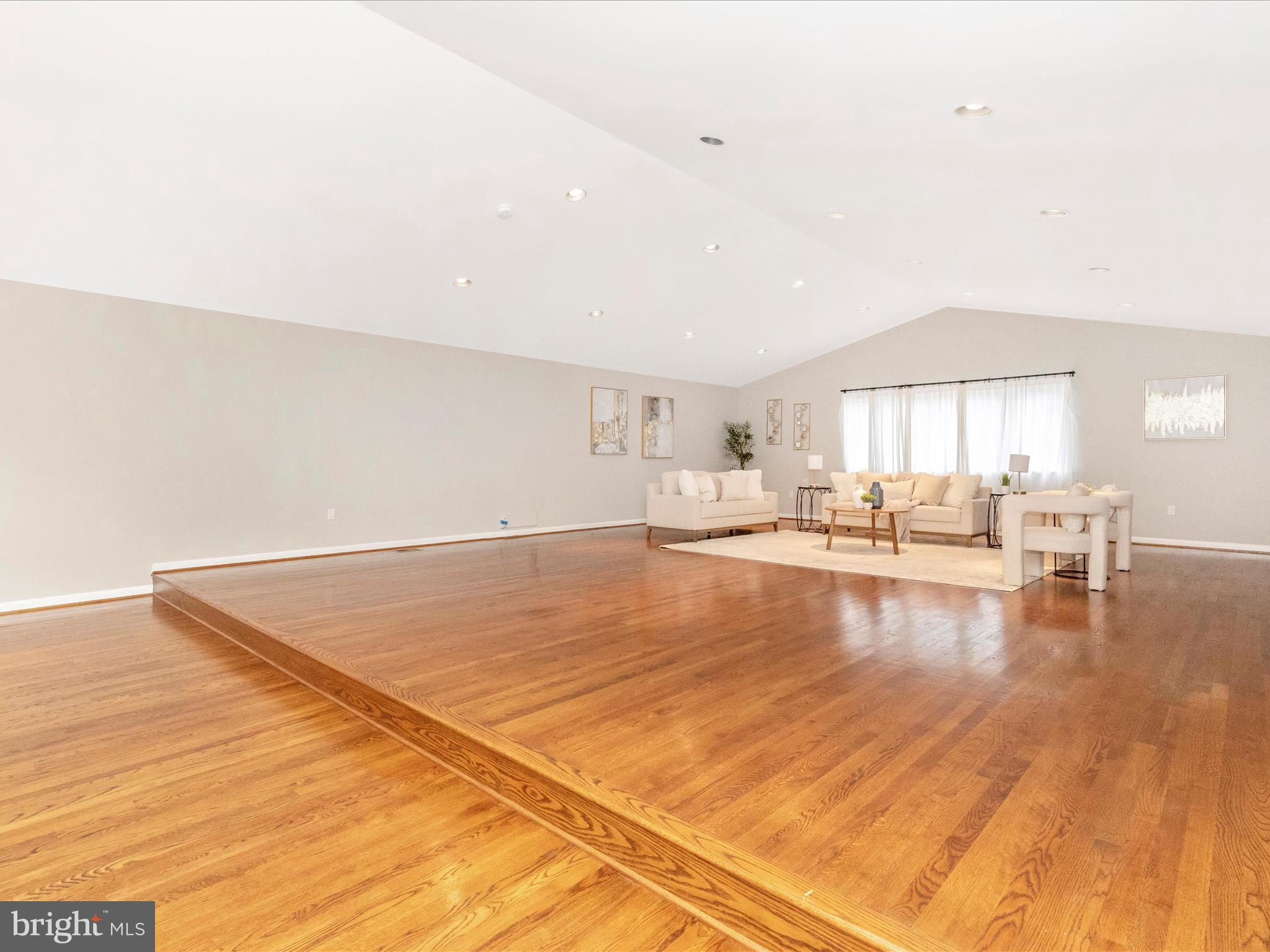 DARNESTOWN OUTSIDE - Residential