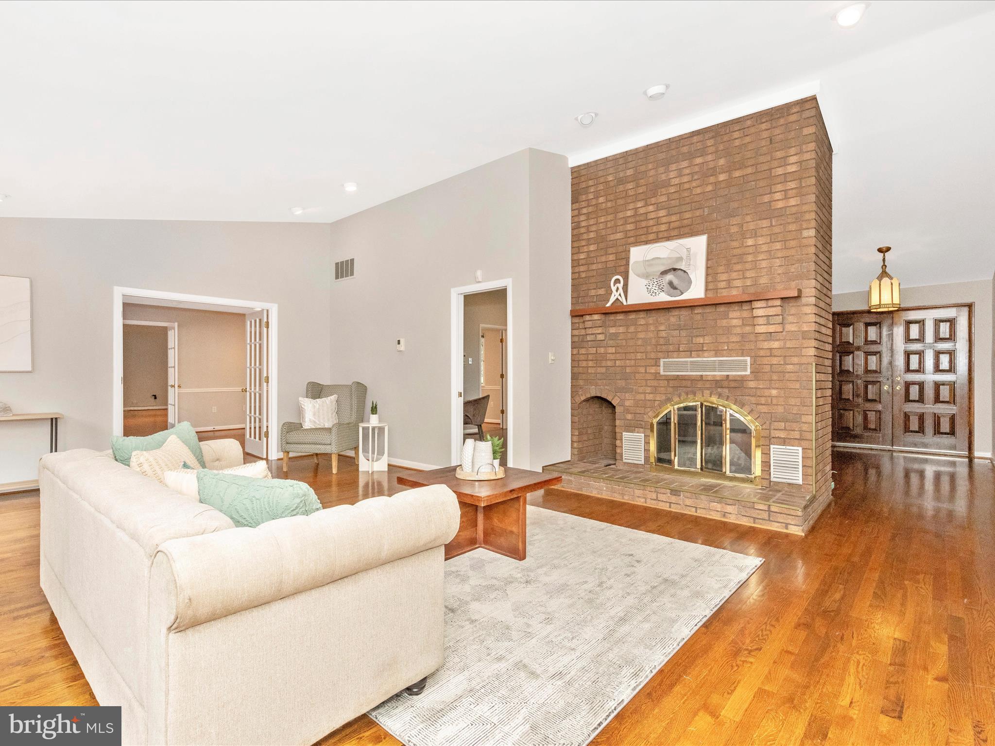 DARNESTOWN OUTSIDE - Residential