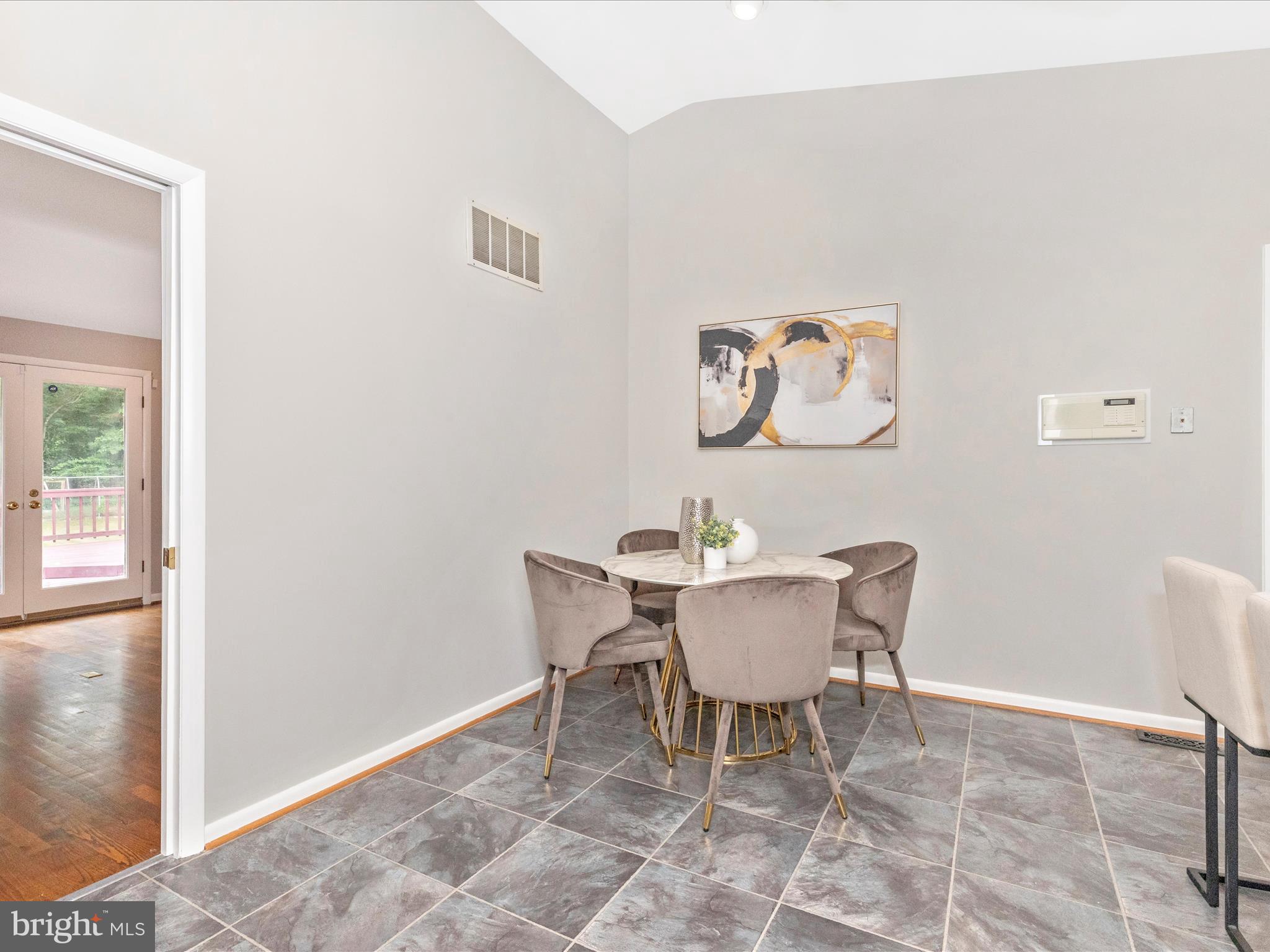 DARNESTOWN OUTSIDE - Residential