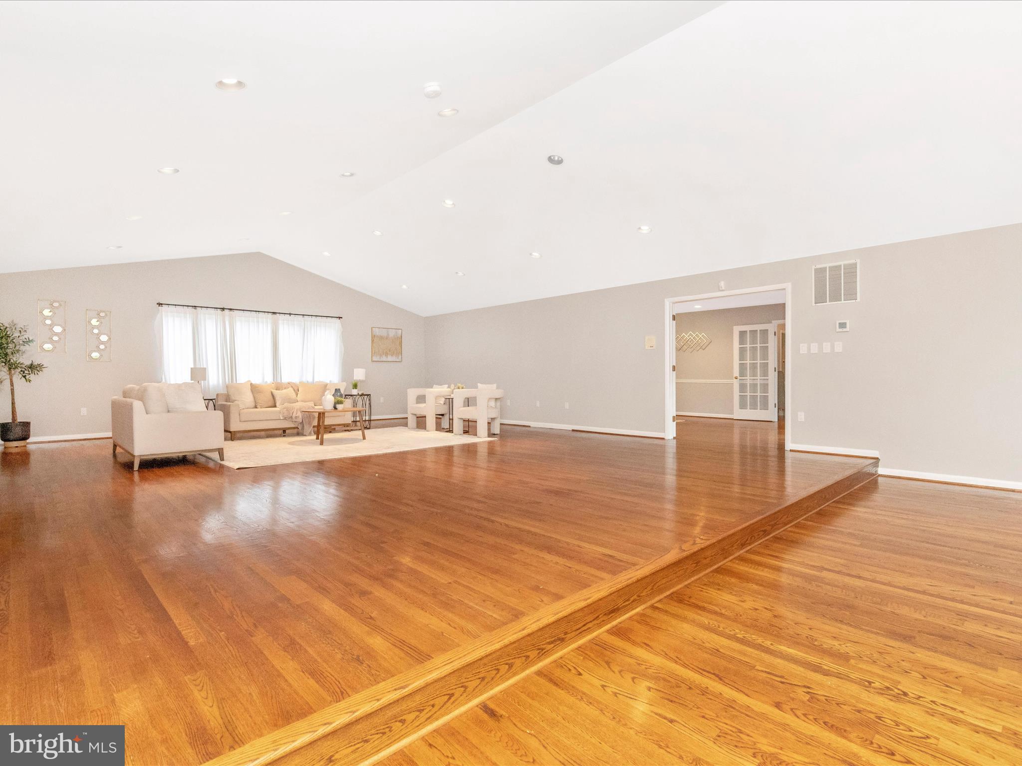 DARNESTOWN OUTSIDE - Residential