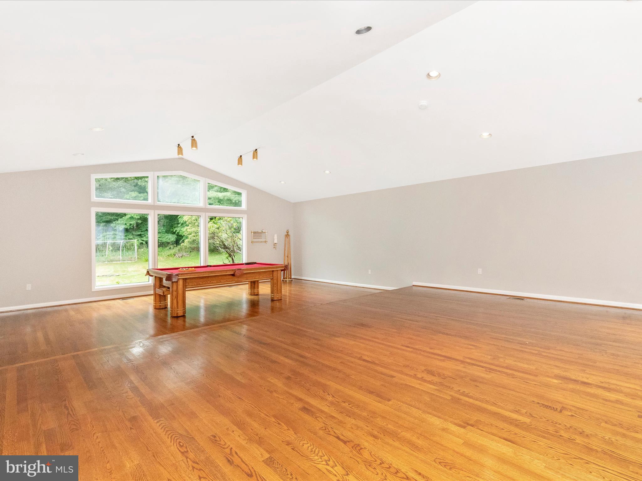 DARNESTOWN OUTSIDE - Residential