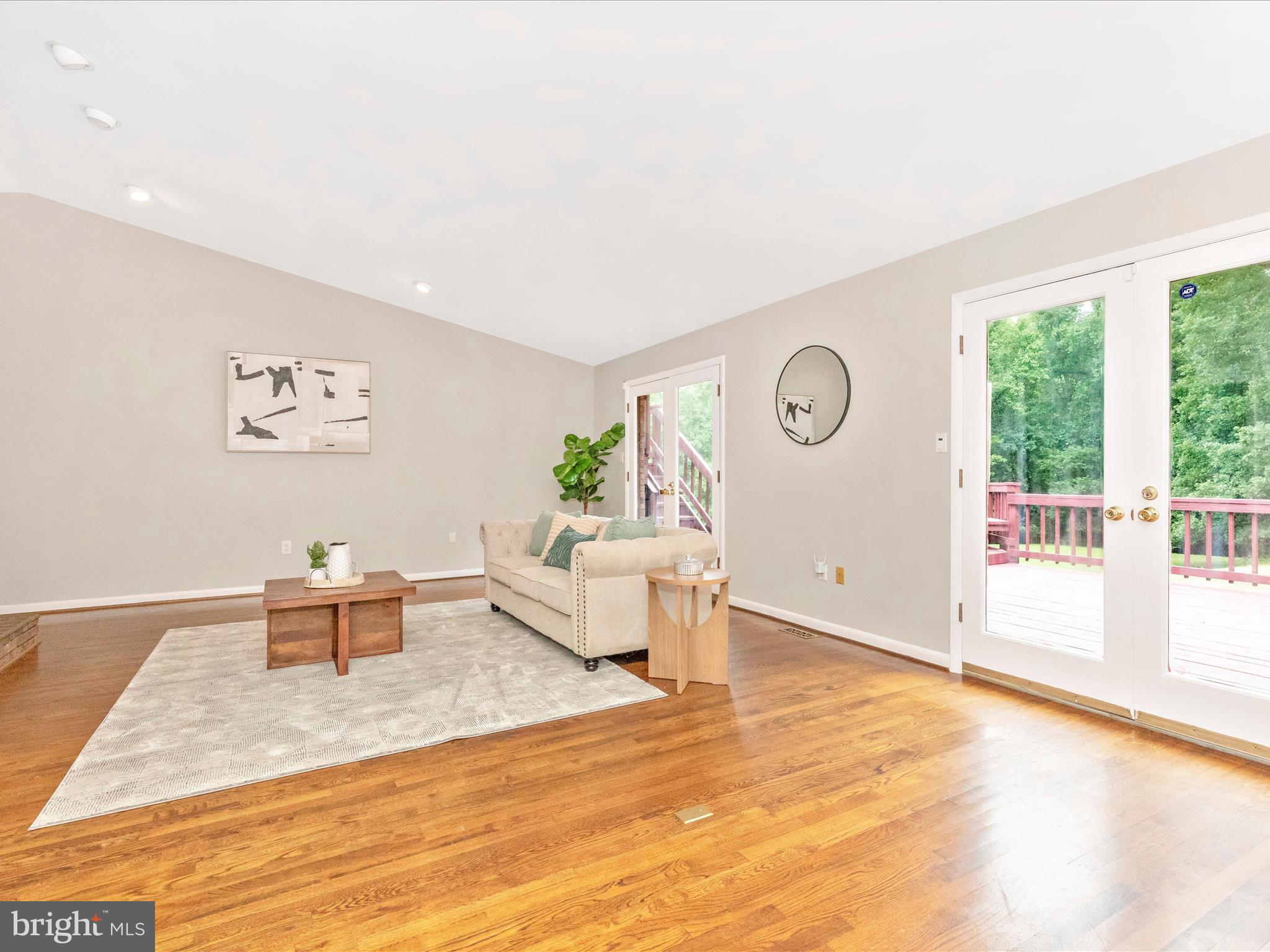 DARNESTOWN OUTSIDE - Residential