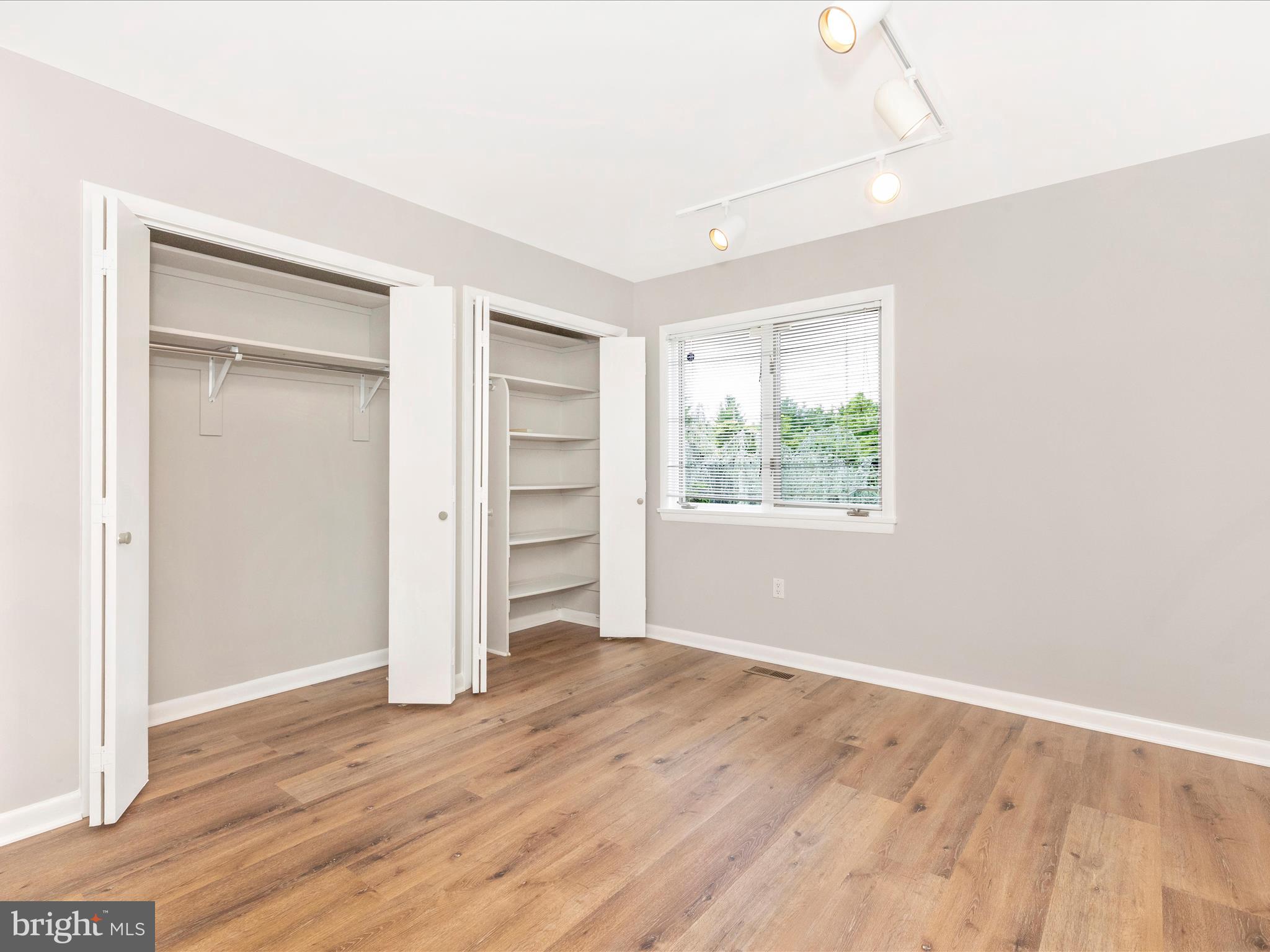 DARNESTOWN OUTSIDE - Residential