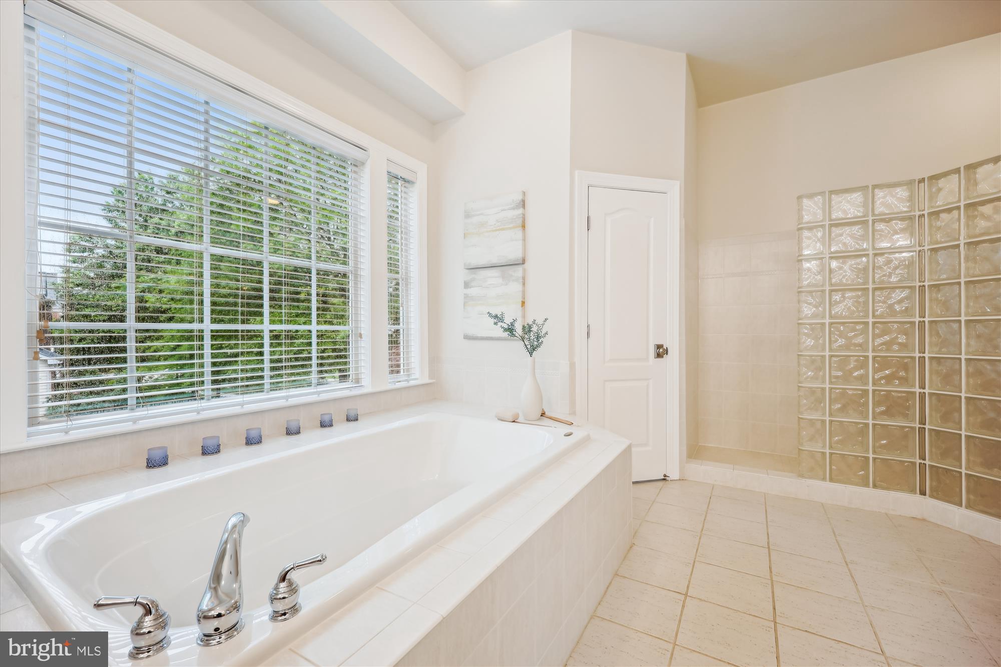 ROSE HILL - Residential