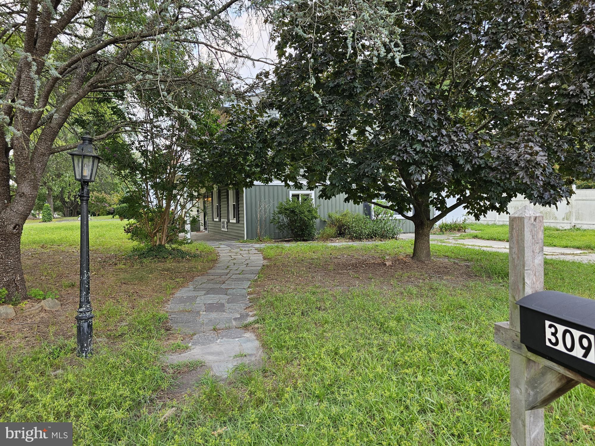 GLENDALE GARDENS - Residential