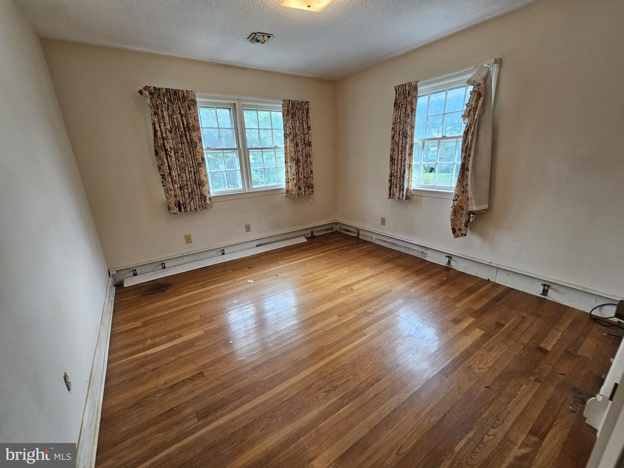 GLENDALE GARDENS - Residential