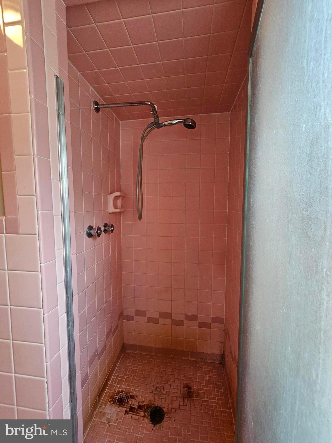 GLENDALE GARDENS - Residential