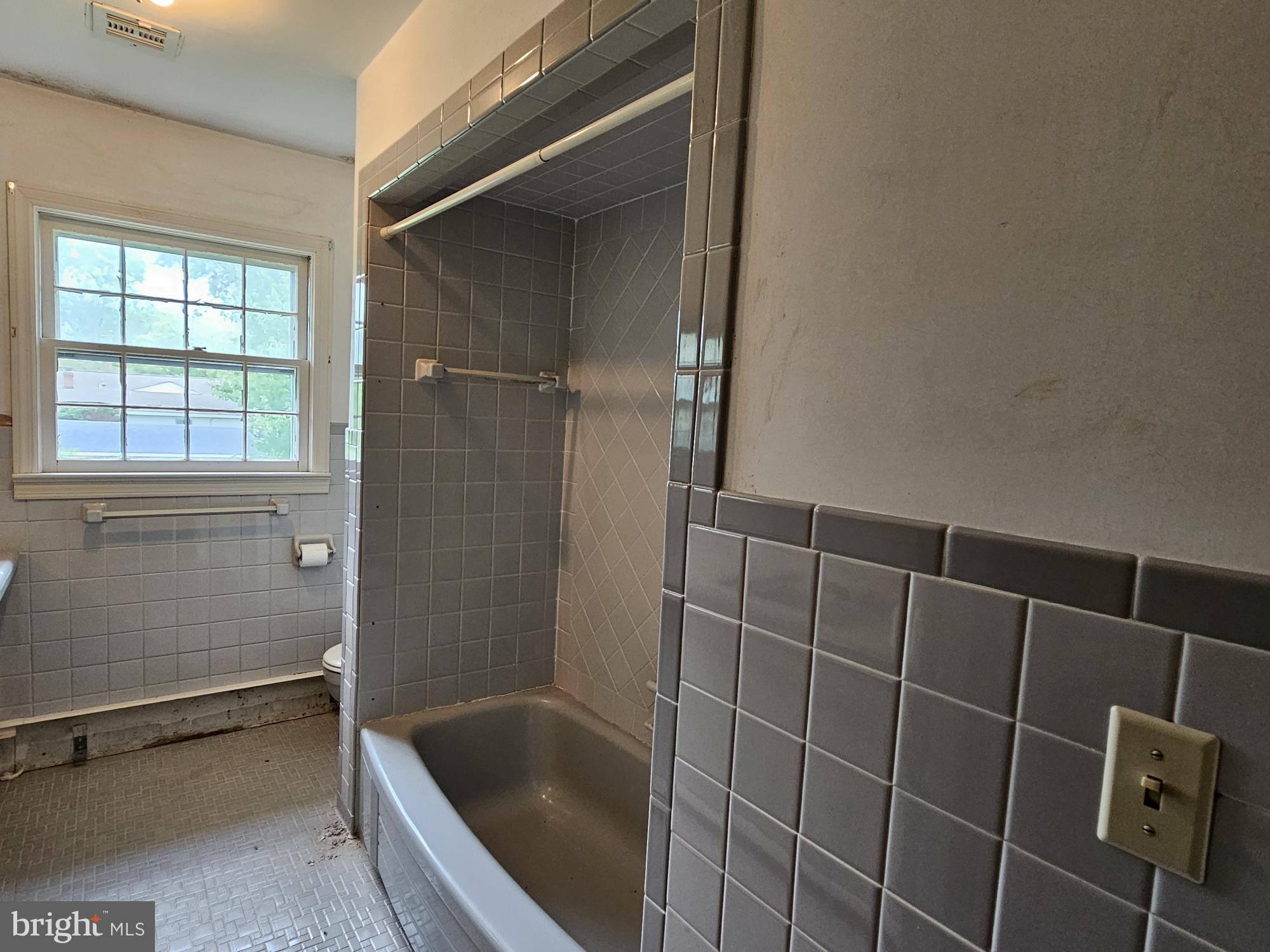 GLENDALE GARDENS - Residential