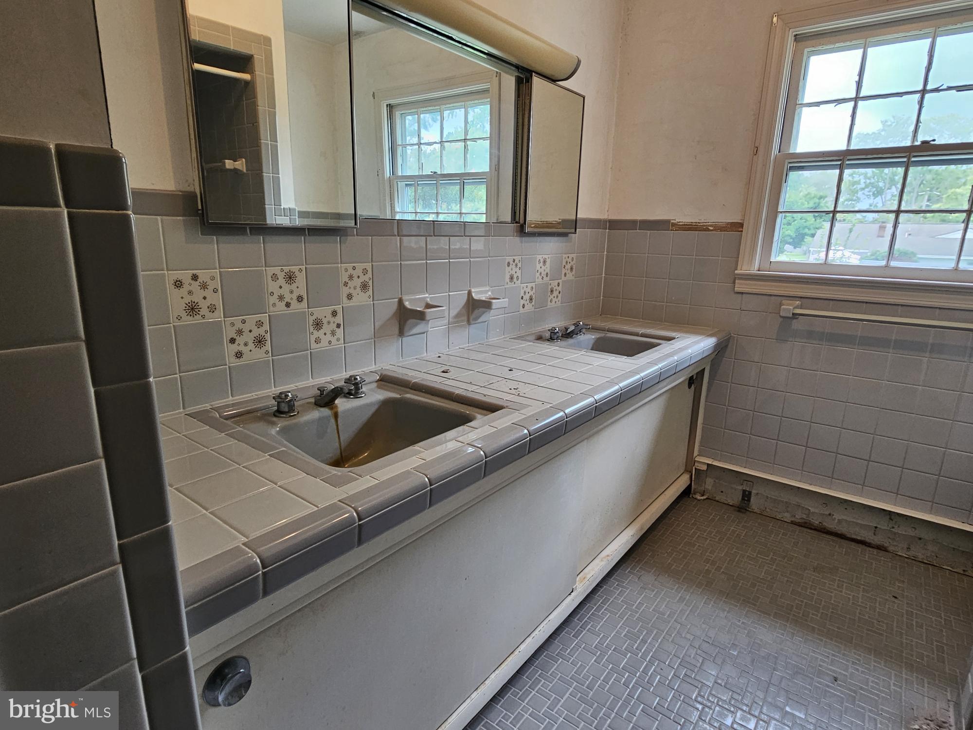 GLENDALE GARDENS - Residential