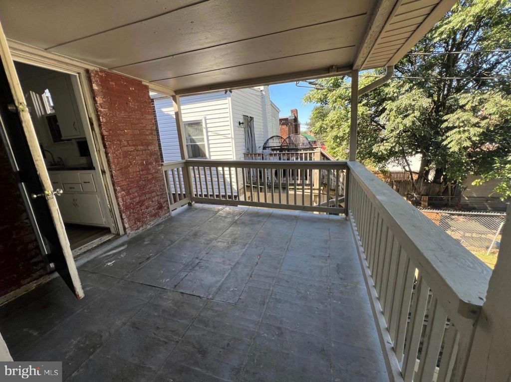 Photo of 281 W Cottage Place, YORK, PA 17401 (MLS # PAYK2092006)