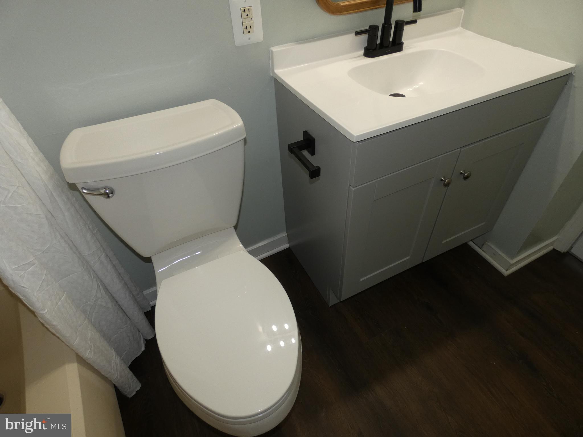 PRESIDENTIAL VILLAGE - Residential Lease