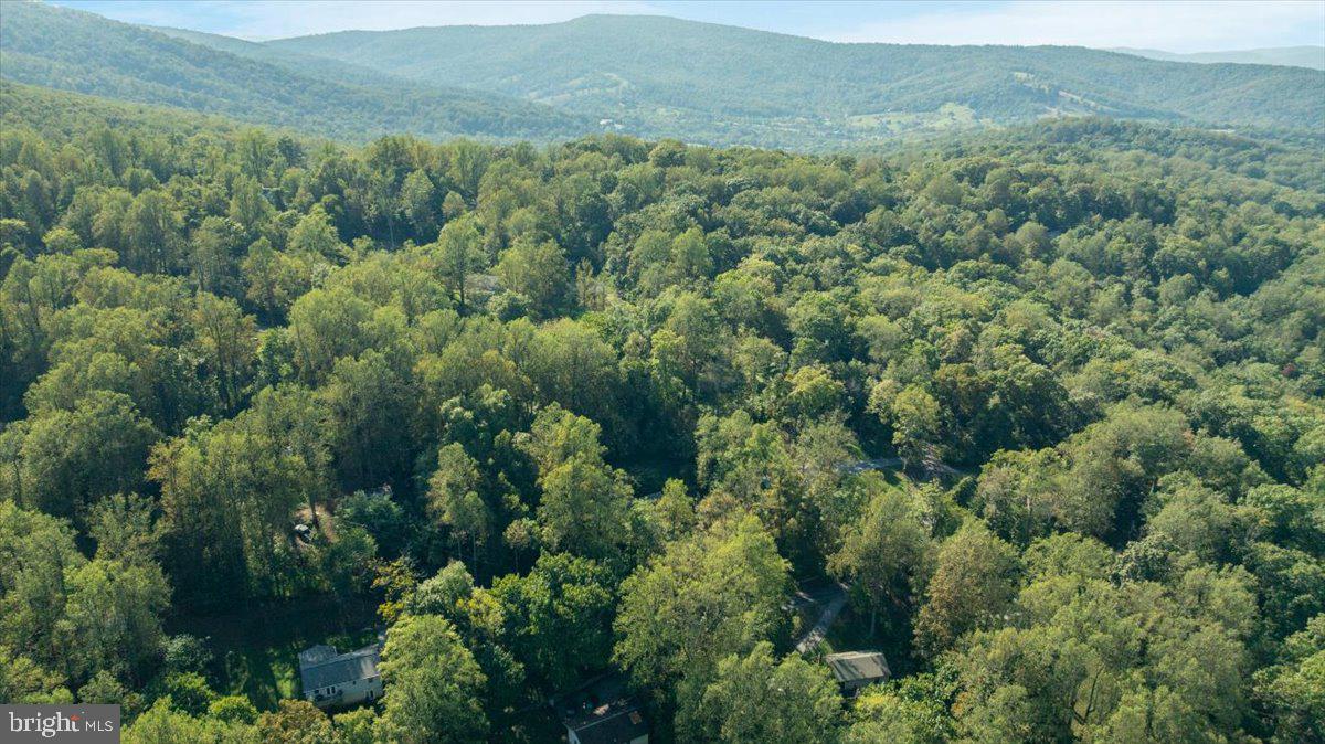 LAKE FRONT ROYAL - Residential