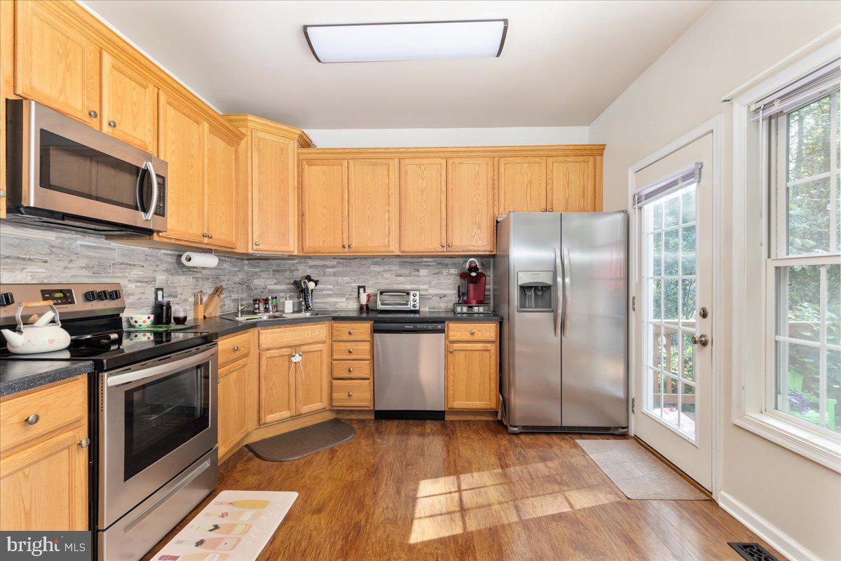 LAKE FRONT ROYAL - Residential