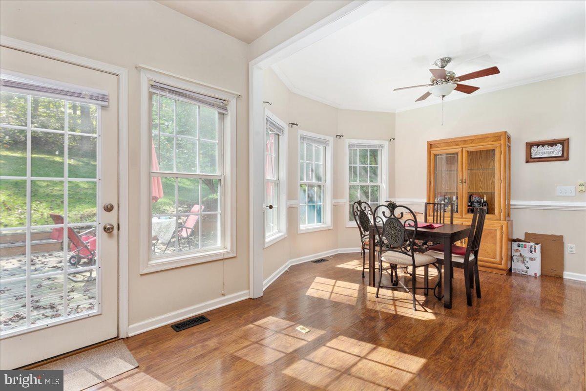 LAKE FRONT ROYAL - Residential