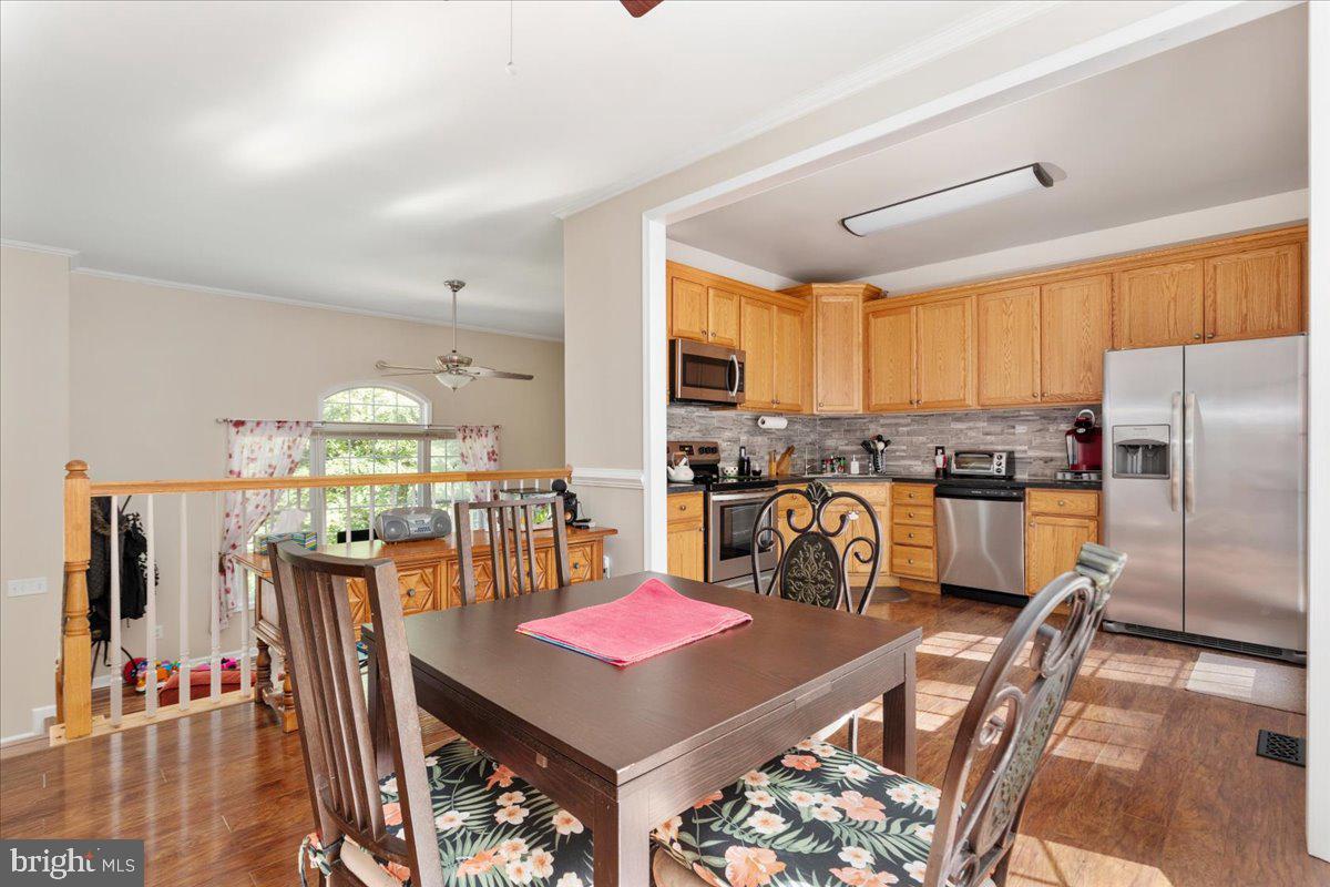 LAKE FRONT ROYAL - Residential