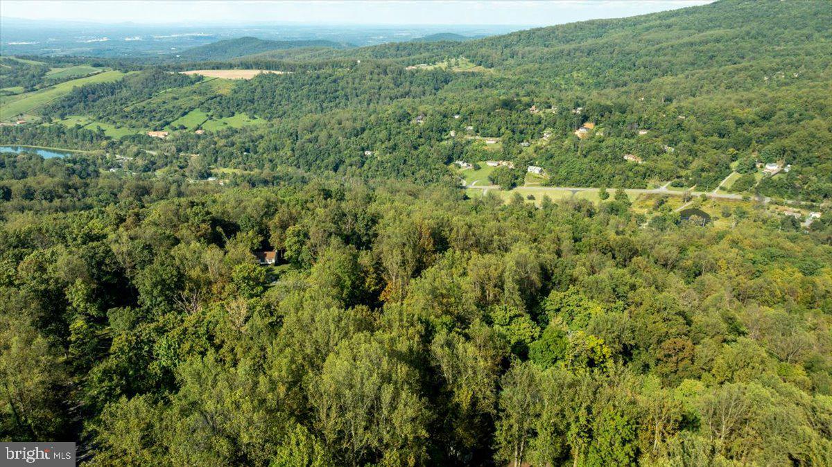 LAKE FRONT ROYAL - Residential