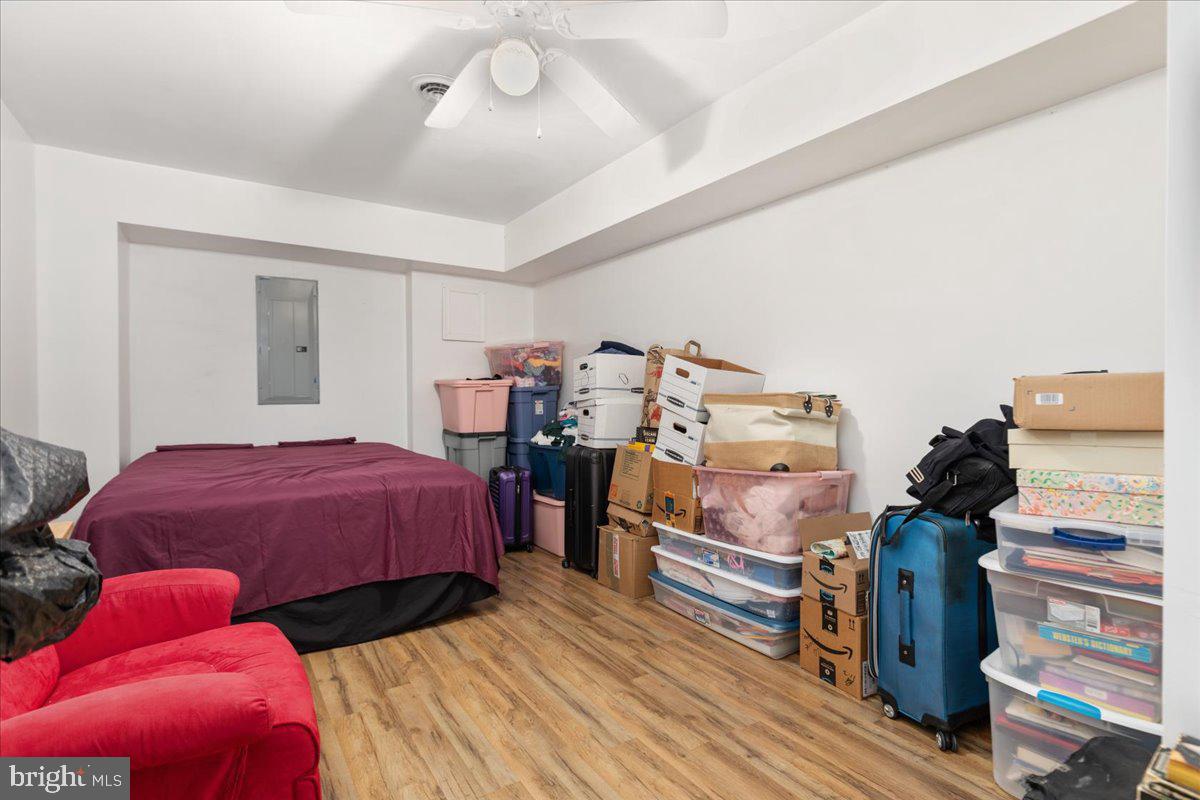 LAKE FRONT ROYAL - Residential