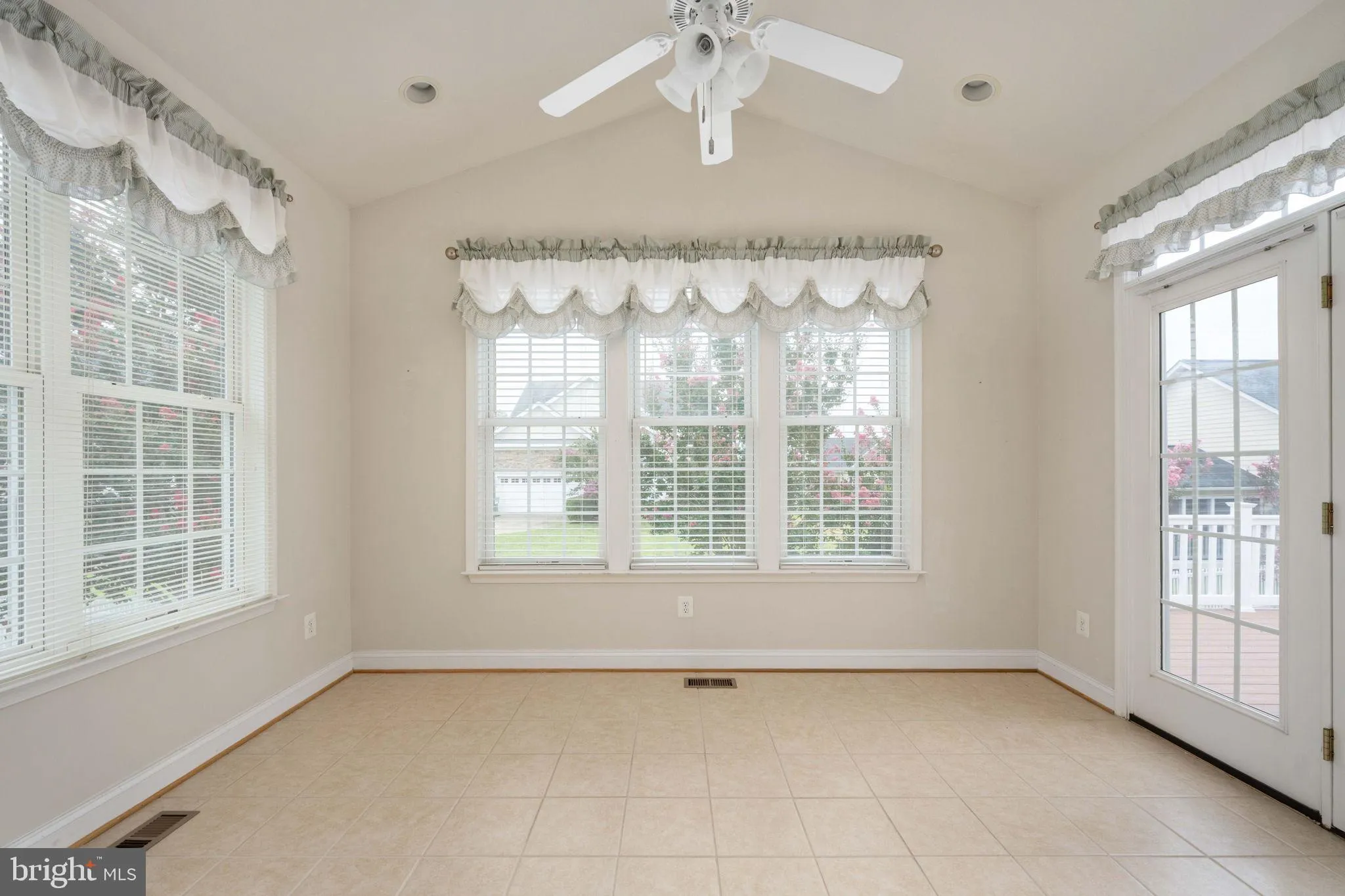 Fredericksburg, Virginia 22407, United States, 4 Bedrooms Bedrooms, ,4 BathroomsBathrooms,Residential,Active,192037