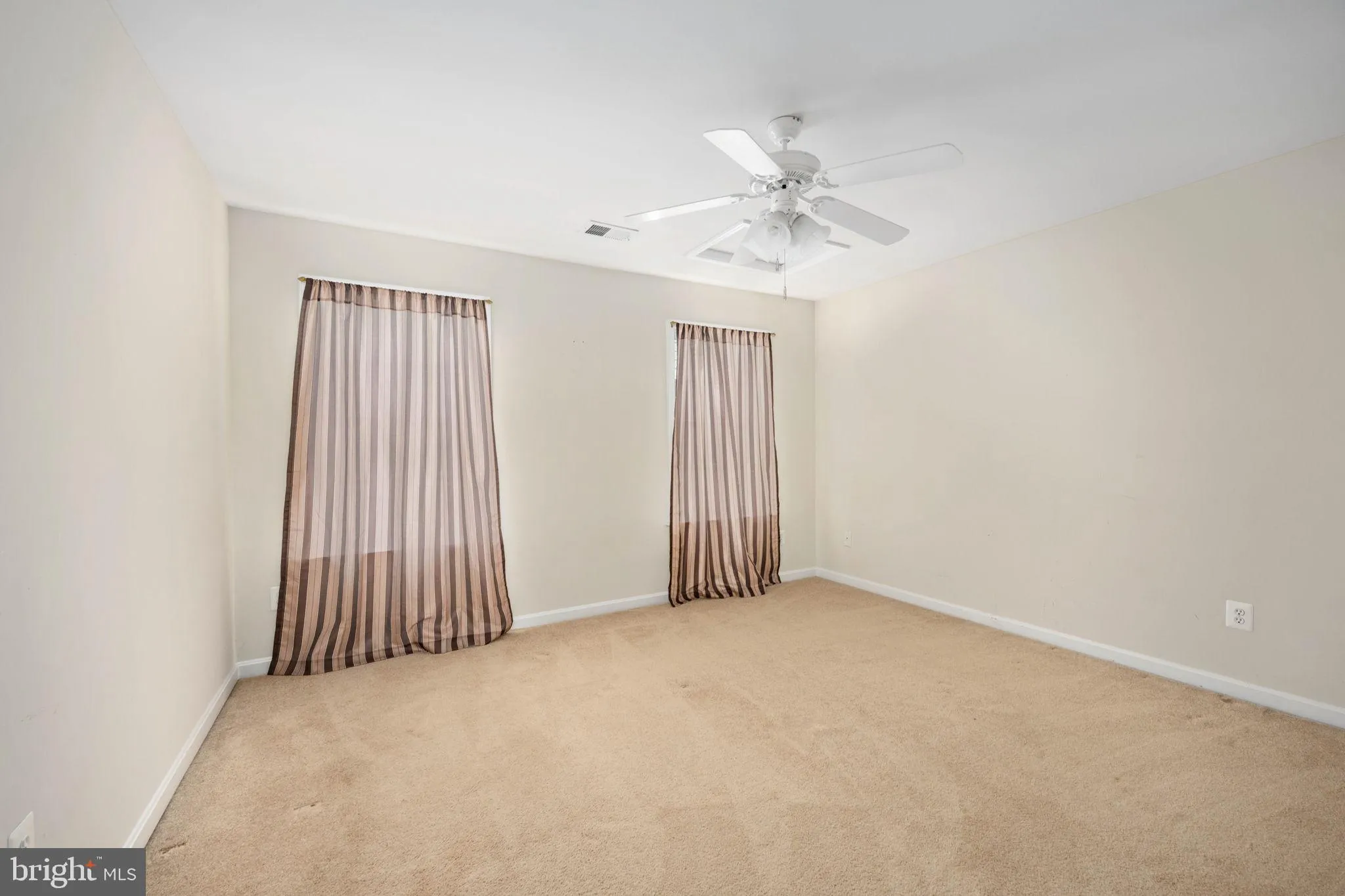 Fredericksburg, Virginia 22407, United States, 4 Bedrooms Bedrooms, ,4 BathroomsBathrooms,Residential,Active,192037