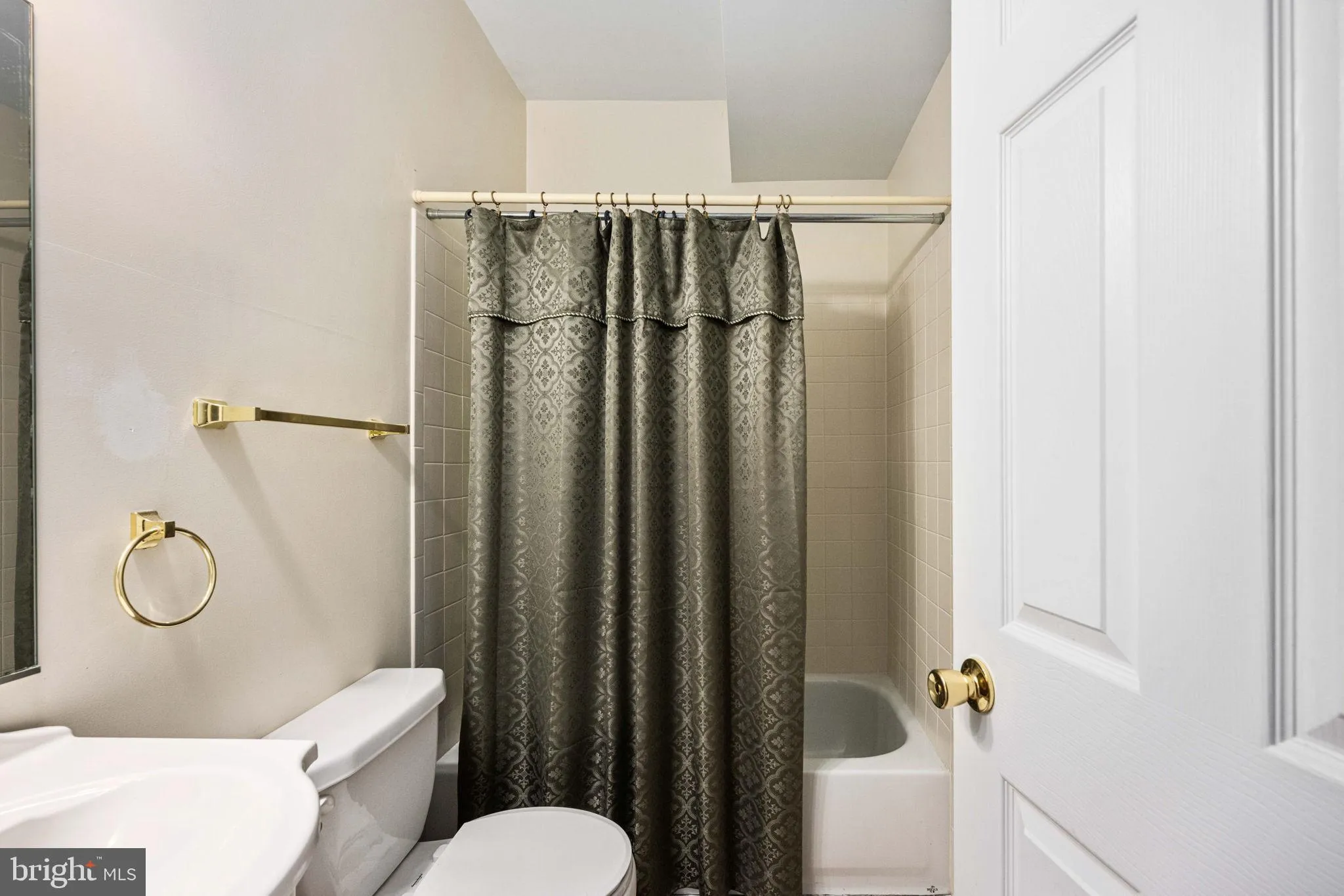 Fredericksburg, Virginia 22407, United States, 4 Bedrooms Bedrooms, ,4 BathroomsBathrooms,Residential,Active,192037