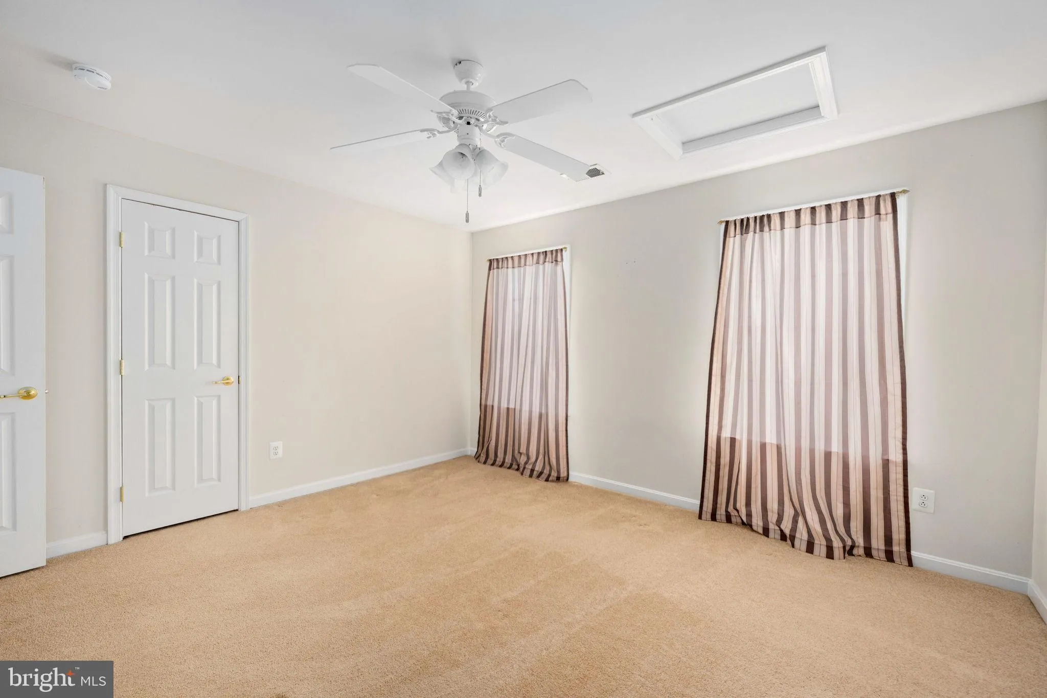 Fredericksburg, Virginia 22407, United States, 4 Bedrooms Bedrooms, ,4 BathroomsBathrooms,Residential,Active,192037