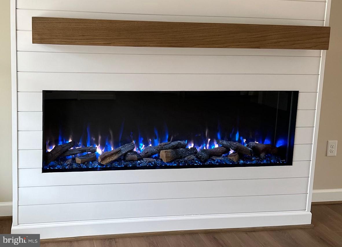 ROYAL VIEW ESTATES - Residential