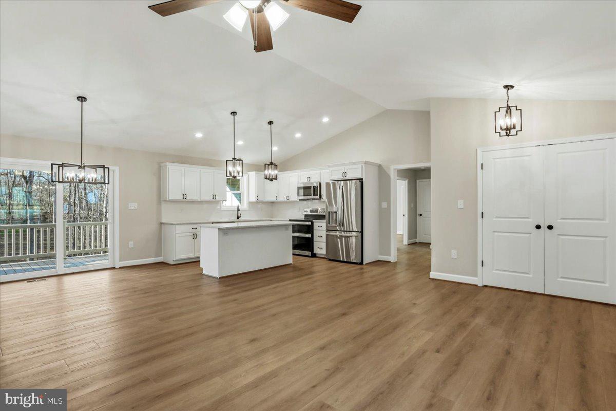 ROYAL VIEW ESTATES - Residential