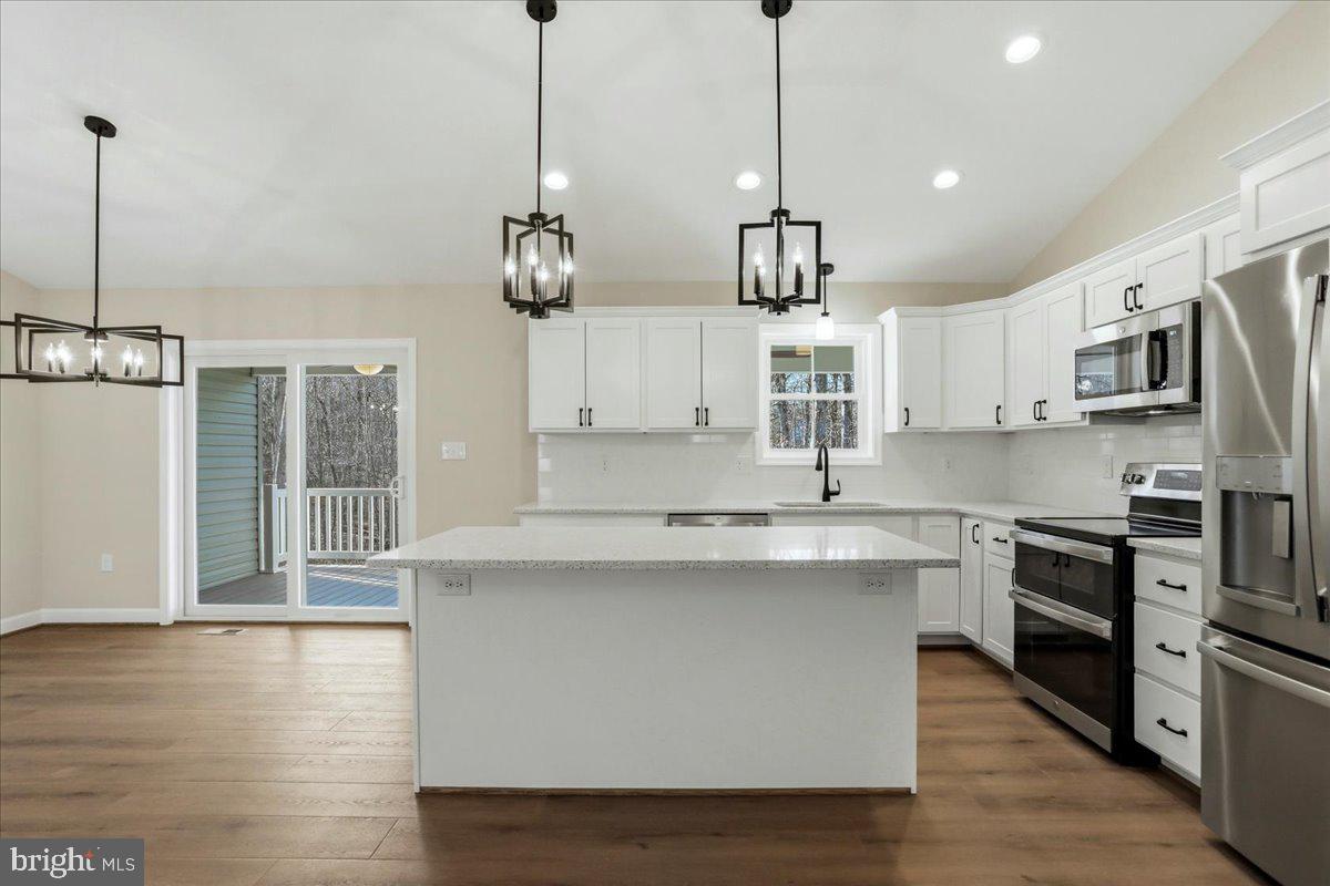 ROYAL VIEW ESTATES - Residential