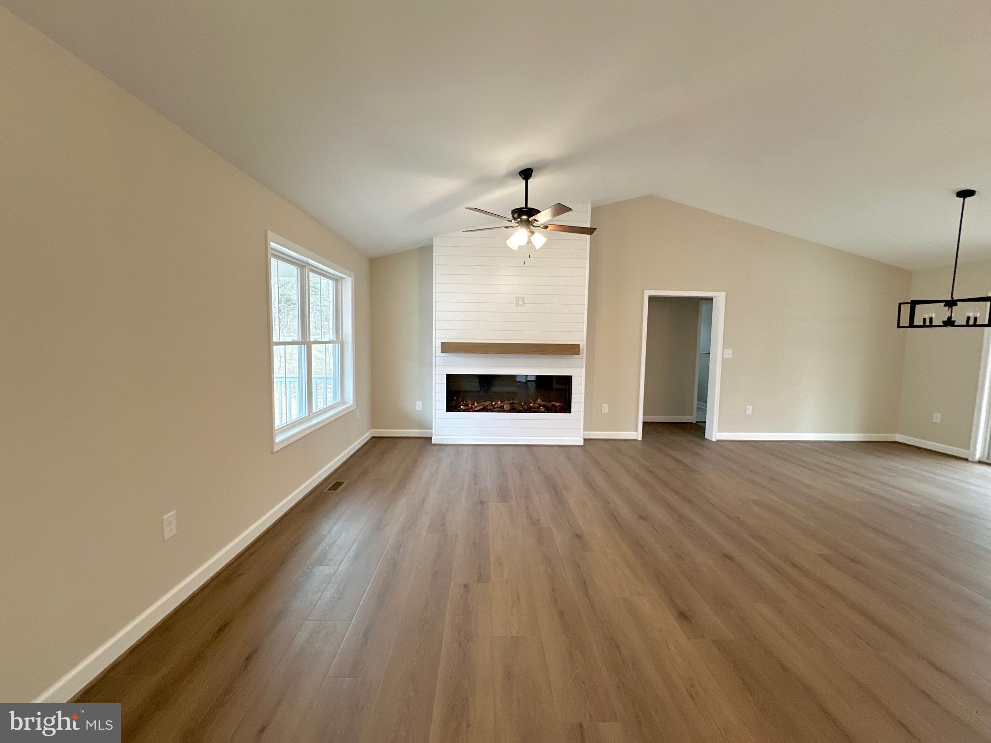 ROYAL VIEW ESTATES - Residential