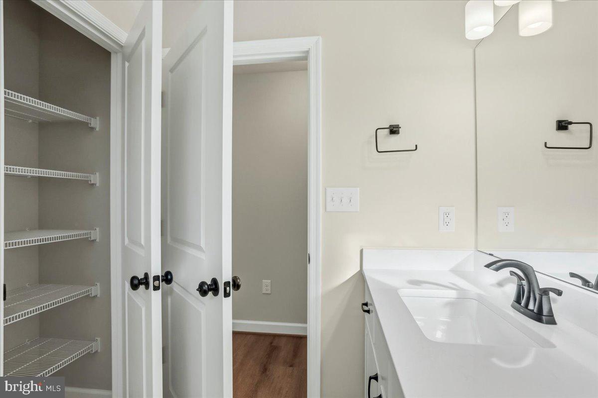 ROYAL VIEW ESTATES - Residential