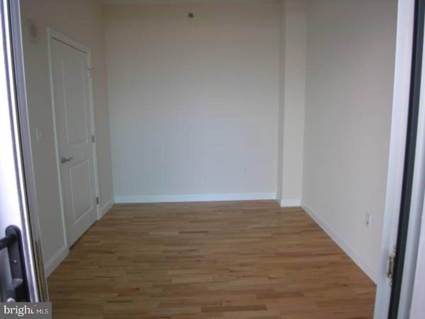 WATERFRONT SQUARE - Residential Lease