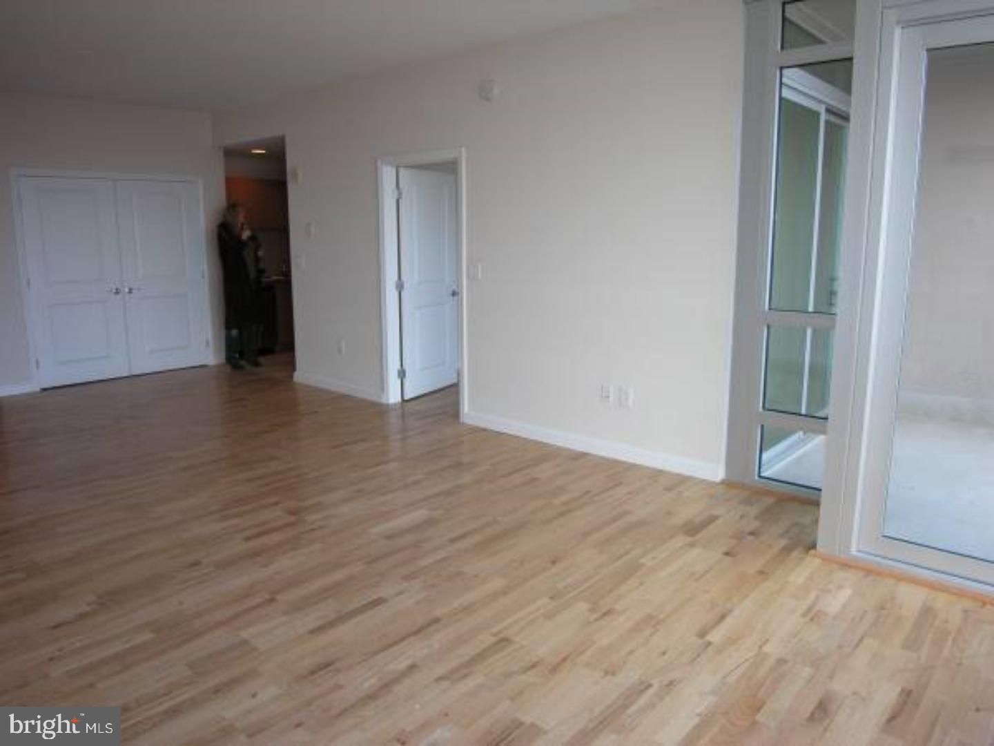 WATERFRONT SQUARE - Residential Lease