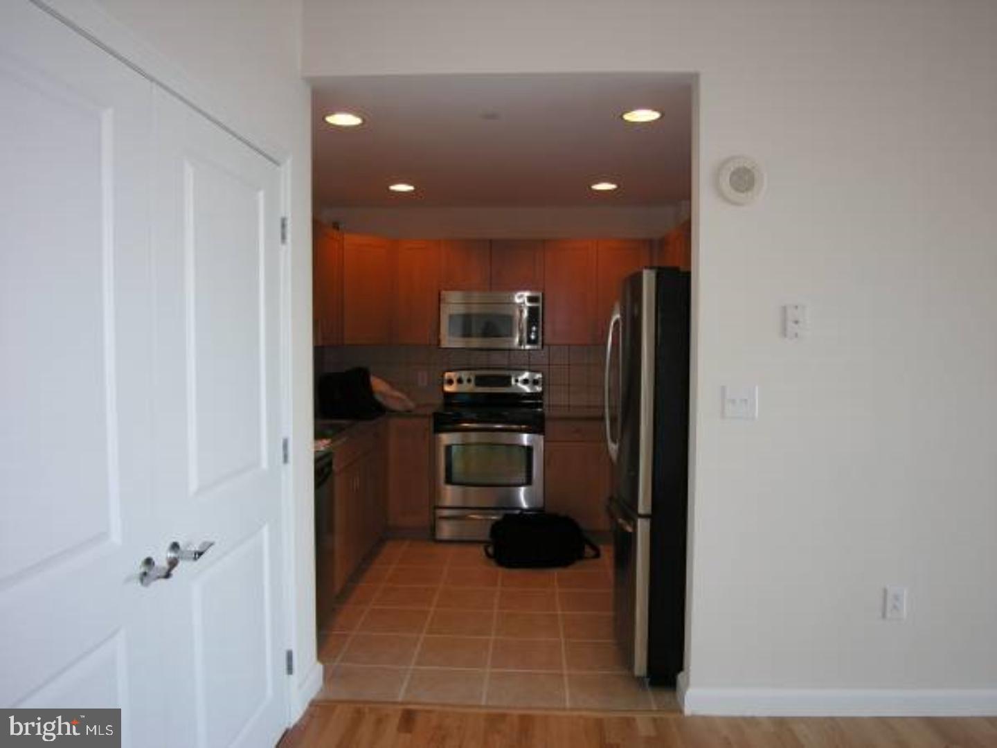 WATERFRONT SQUARE - Residential Lease