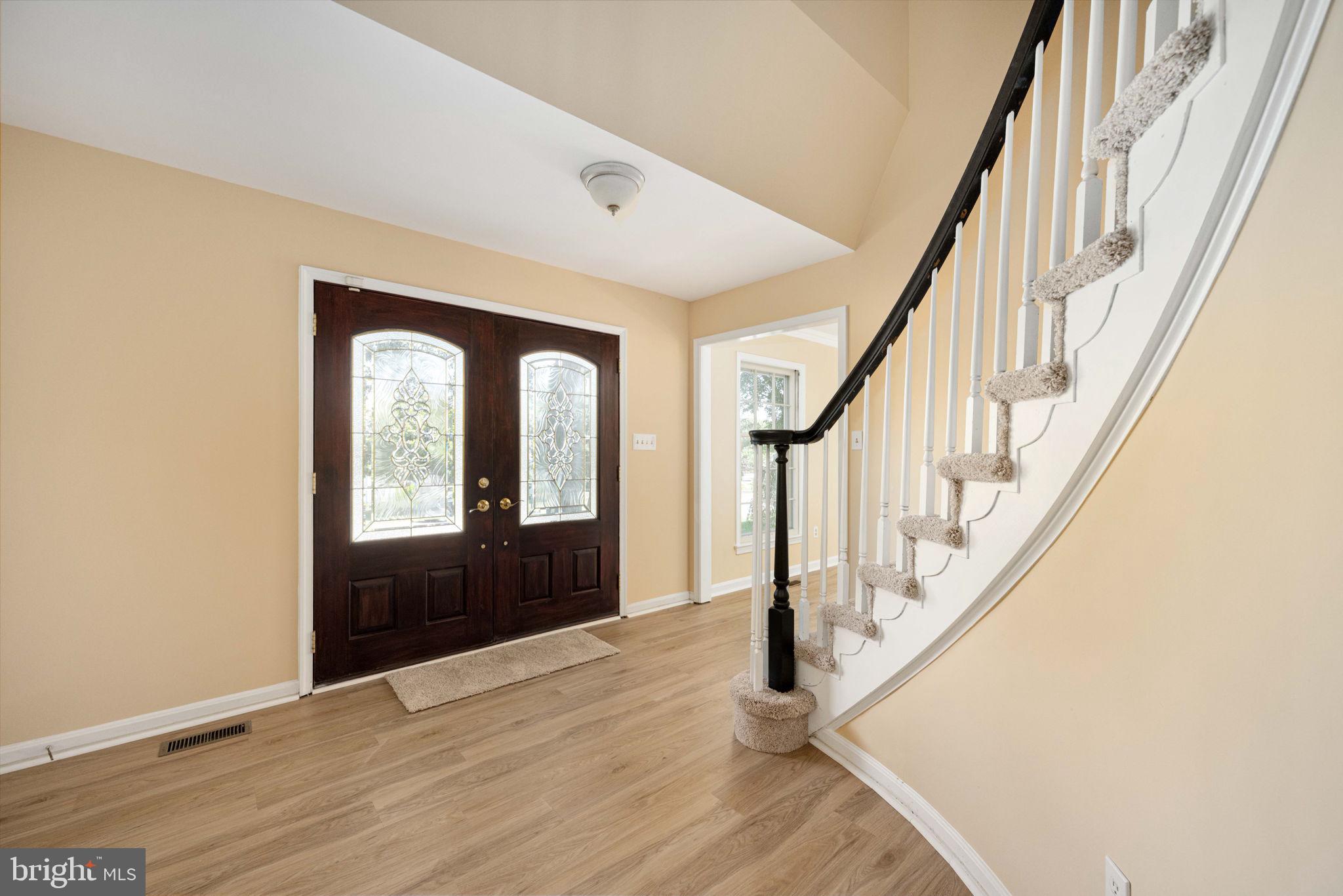 CRYSTAL LAKE - Residential